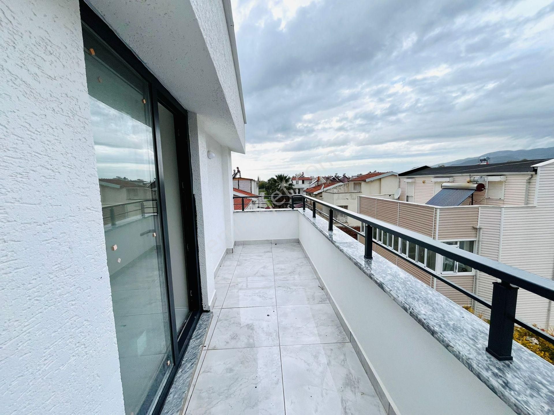 Yükselden Gürede Denize 50 Metre Ultra Lüx Tasarım 4+1 Villa - Görsel 23