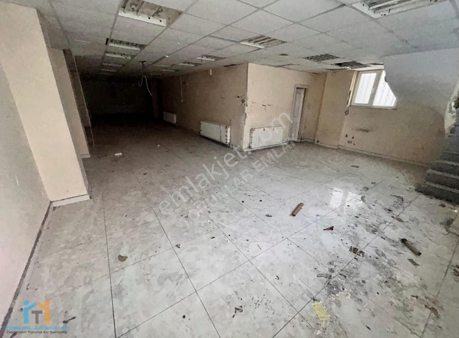 Torunlar Emlak'dan Merkezi Konum İskanlı Depolu Kiralık Dükkan - Görsel 12