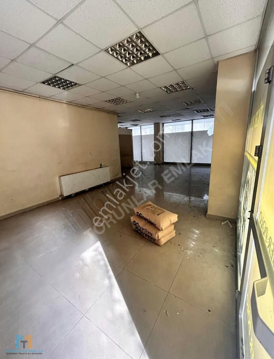 Torunlar Emlak'dan Merkezi Konum İskanlı Depolu Kiralık Dükkan - Görsel 15