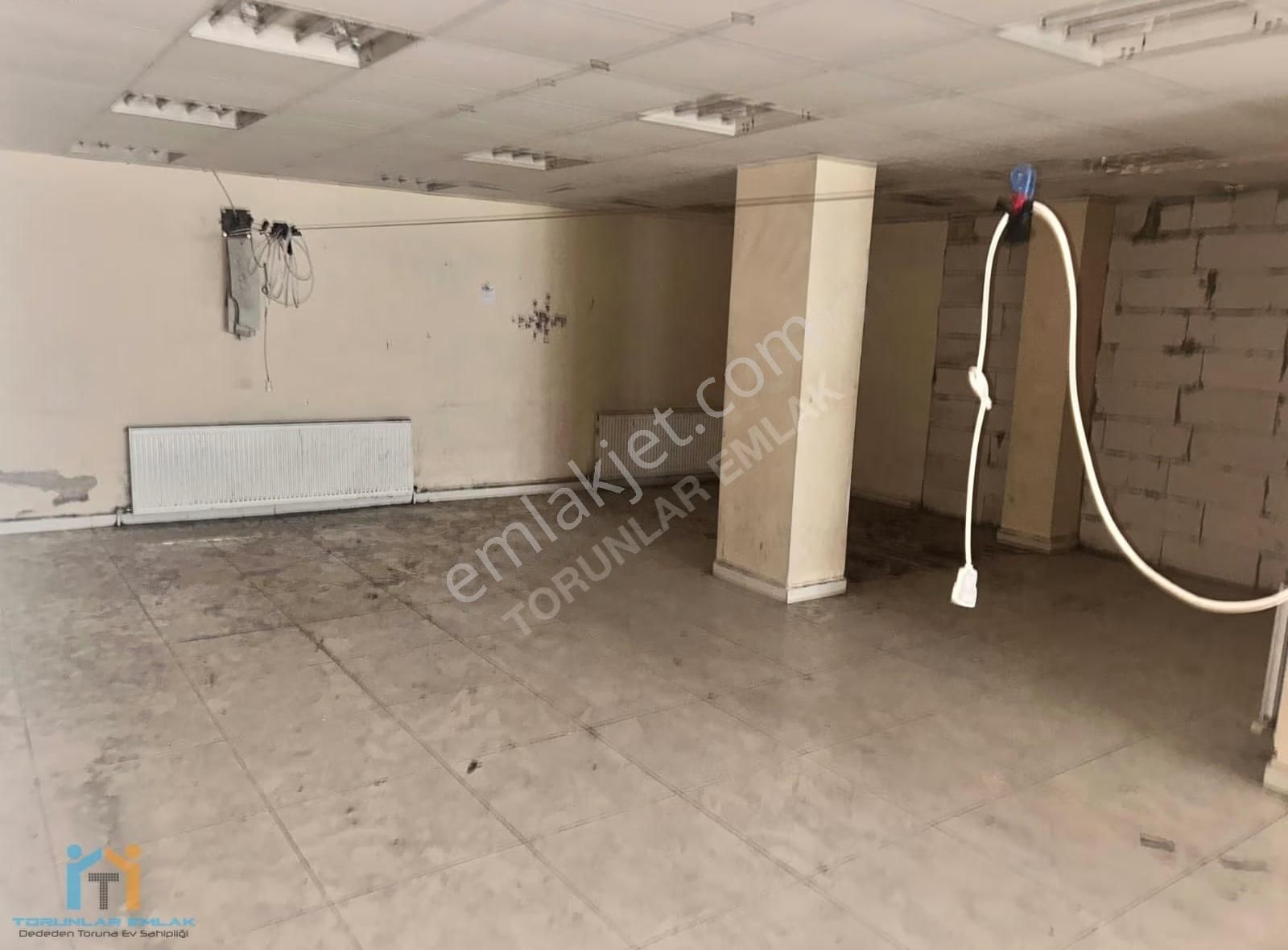 Torunlar Emlak'dan Merkezi Konum İskanlı Depolu Kiralık Dükkan - Görsel 13