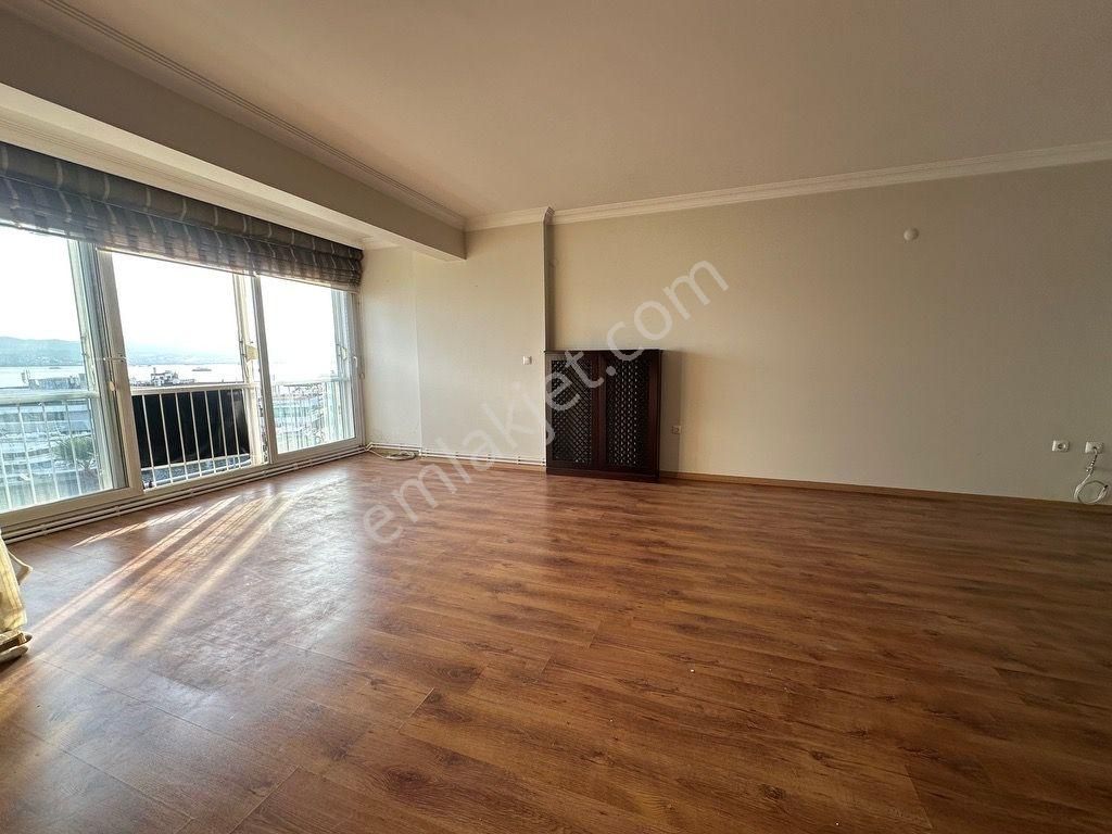 Karşıyaka Kiralık 3+1 Yalı Dairesi - Görsel 13