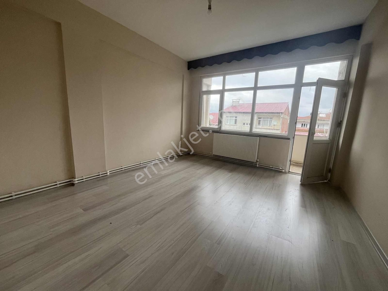 Merkezde Kiralık 3+1 Doğalgazlı Daire - Görsel 8
