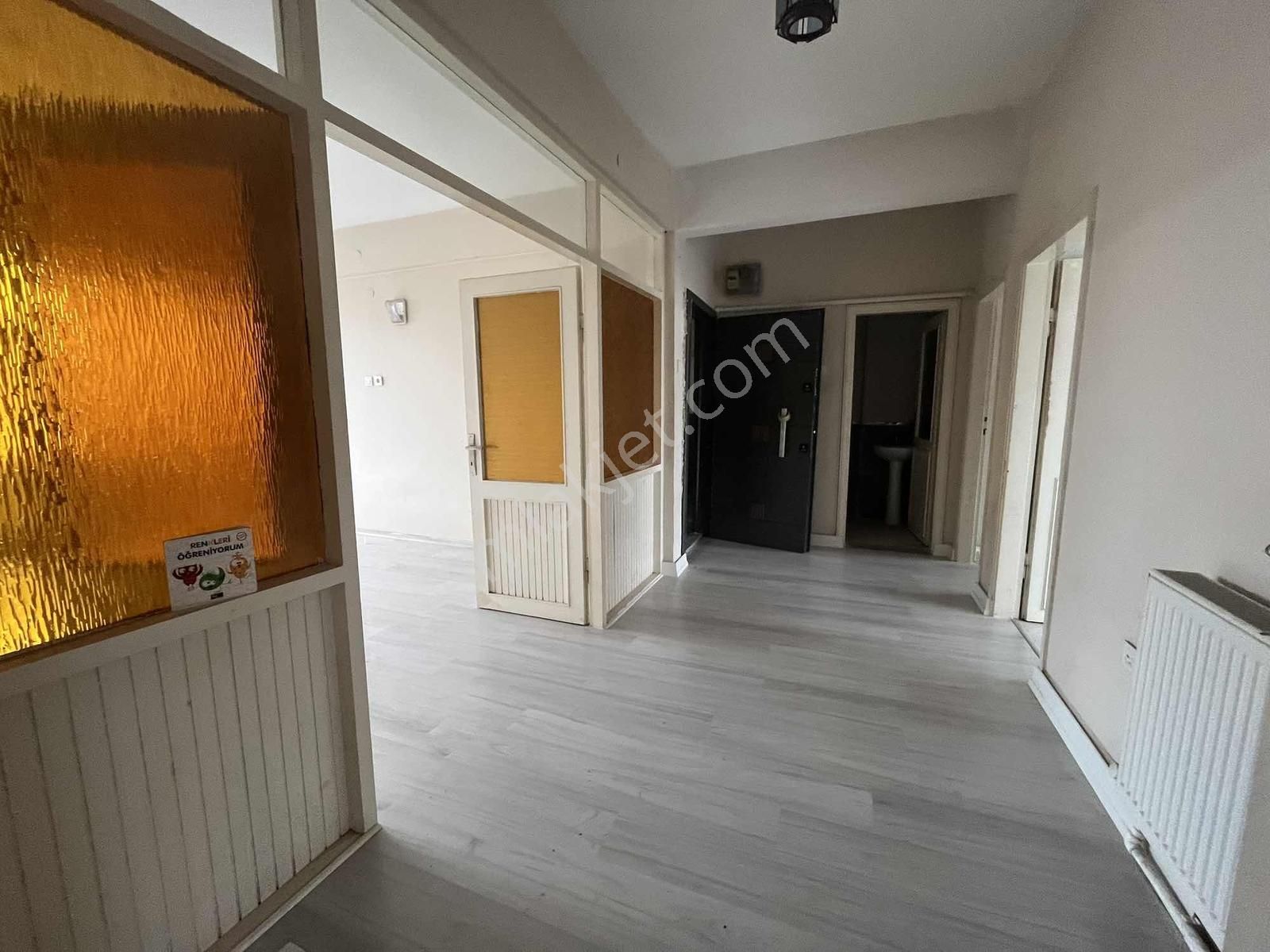 Merkezde Kiralık 3+1 Doğalgazlı Daire - Görsel 4