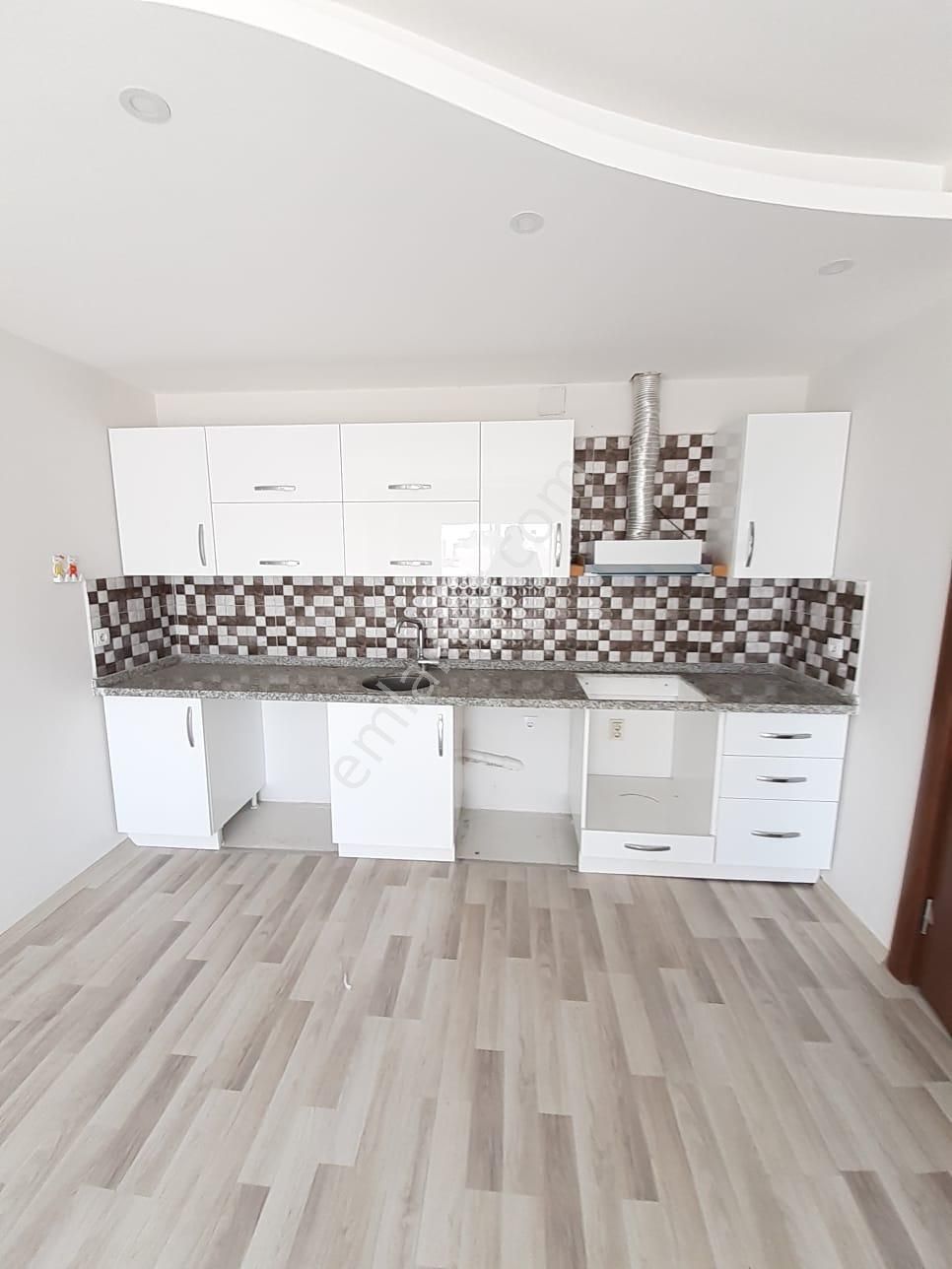 Birlik Gayrimenkul Den Gültepe De İskanlı 1+1 Geniş Oturumlu Krediye Uygun Merkezi Konumda Fırsat