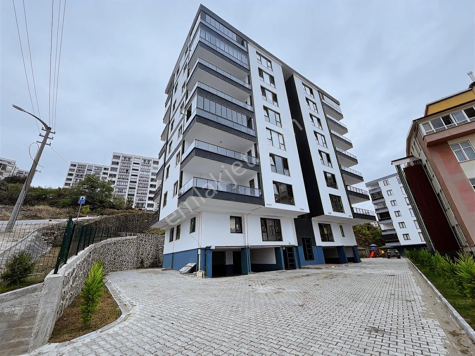 Yalıncak Bilkent Sitesinde Satılık Sıfır 3+1 Doğalgazlı Daire