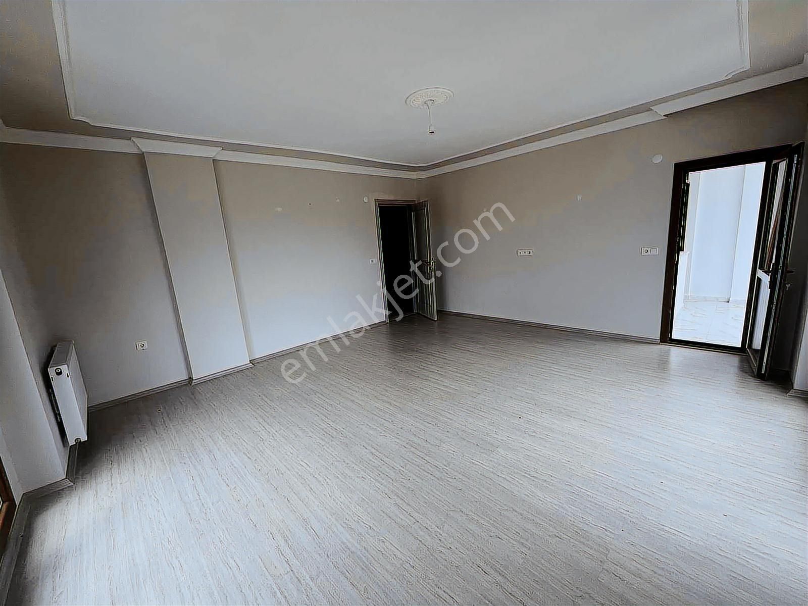 Okullar Bölgesinde Kiralık 3+1 Doğalgazlı Daire - Görsel 3