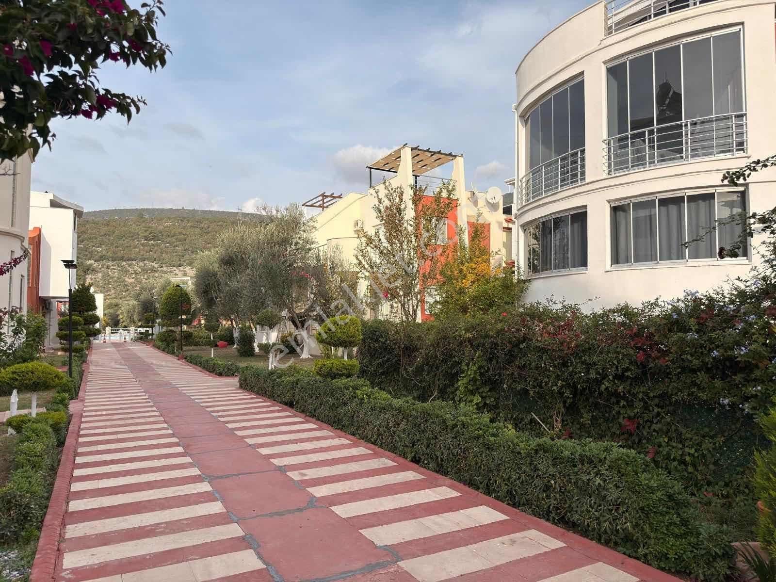 Didim Akbük Olive Garden Sitesi 3+1 Havuzlu Tam Müstakil Villa - Görsel 13