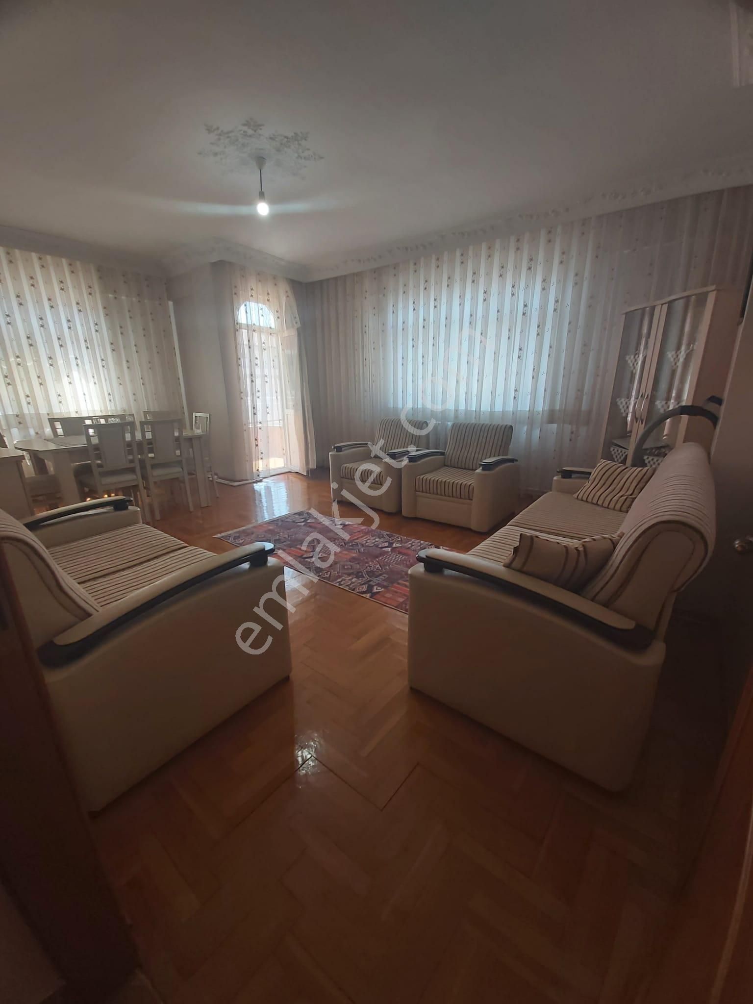 Bahçelievler/siyavuşpaşa Mah.satılık 3+1 Tek Daire Üzeri Kat.6 130 M2 Kredili