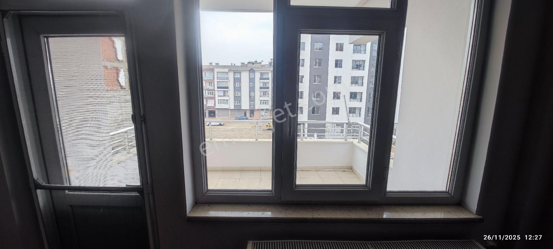 Cuma Pazarının Karşısın Da - Görsel 4