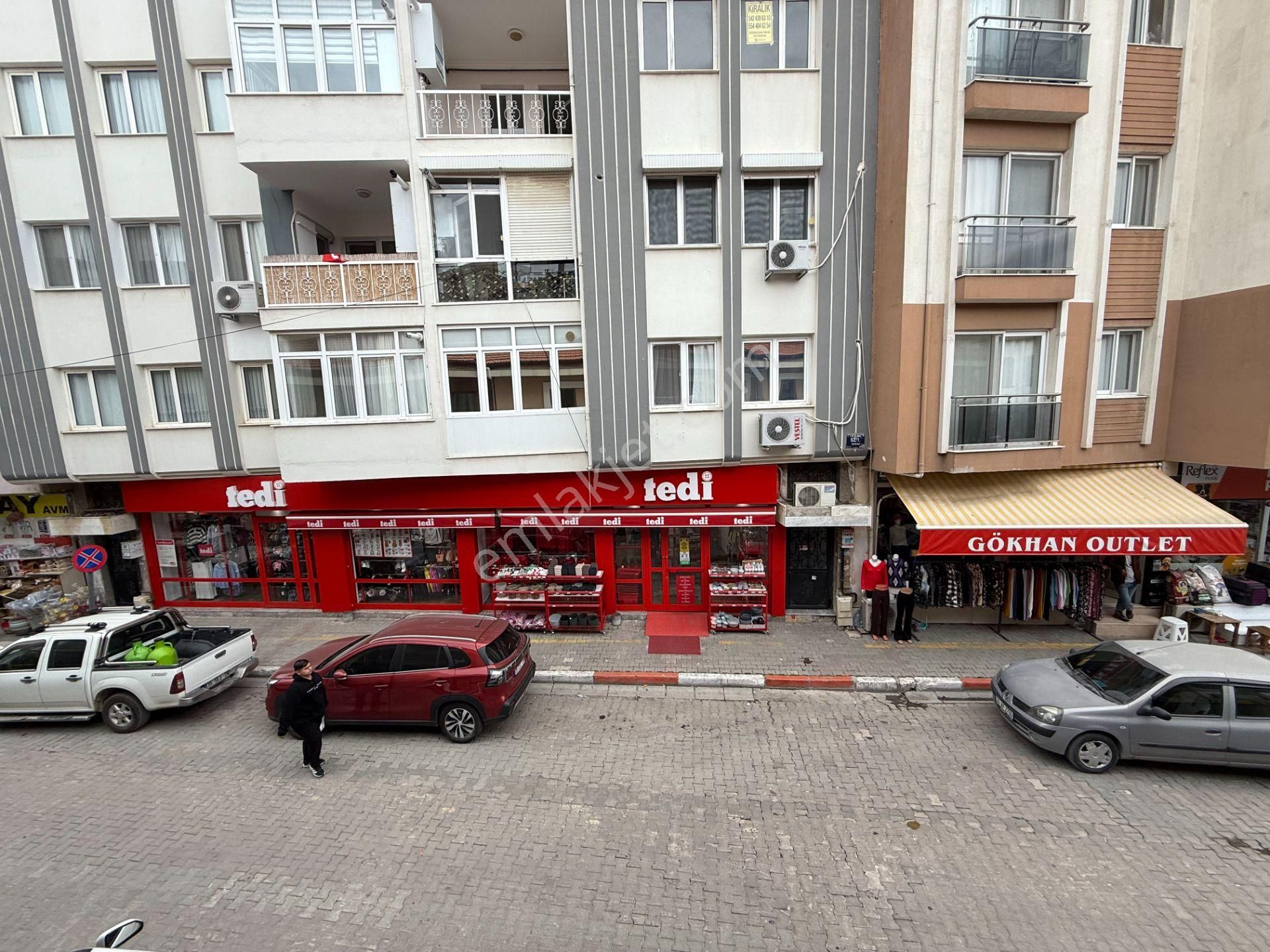 Seferihisar Kent Merkezinde – Pazaryeri Girişinde Kiralık Ofis / İşyeri - Görsel 17