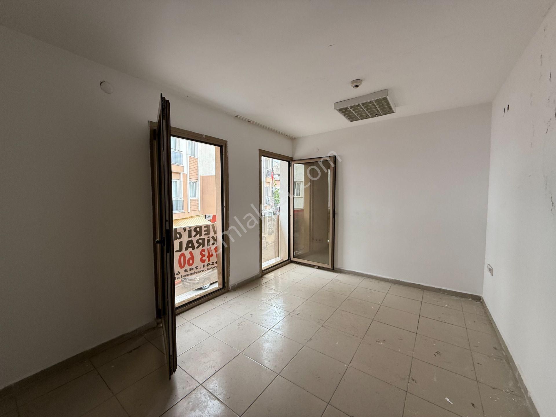 Seferihisar Kent Merkezinde – Pazaryeri Girişinde Kiralık Ofis / İşyeri - Görsel 8