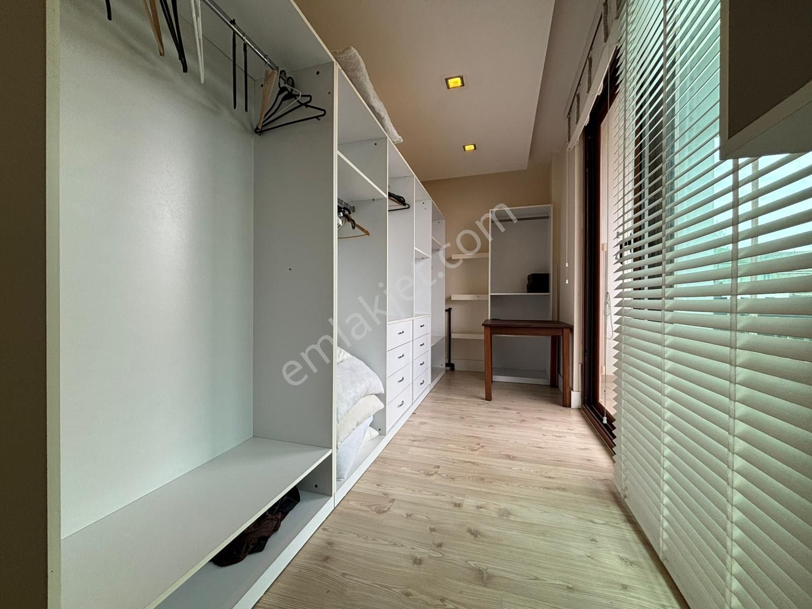 Torba'da Lüks Denize Yakın Müştemilatlı Havuzlu Bahçeli Villa - Görsel 25