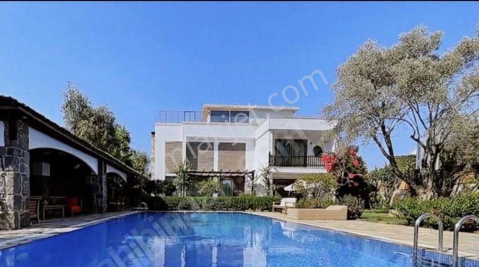 Torba'da Lüks Denize Yakın Müştemilatlı Havuzlu Bahçeli Villa - Görsel 5