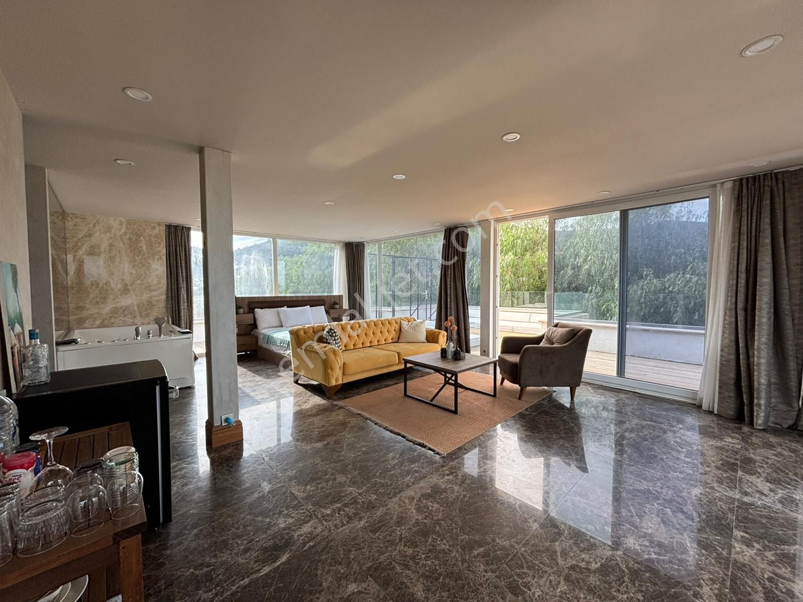 Torba'da Lüks Denize Yakın Müştemilatlı Havuzlu Bahçeli Villa - Görsel 29