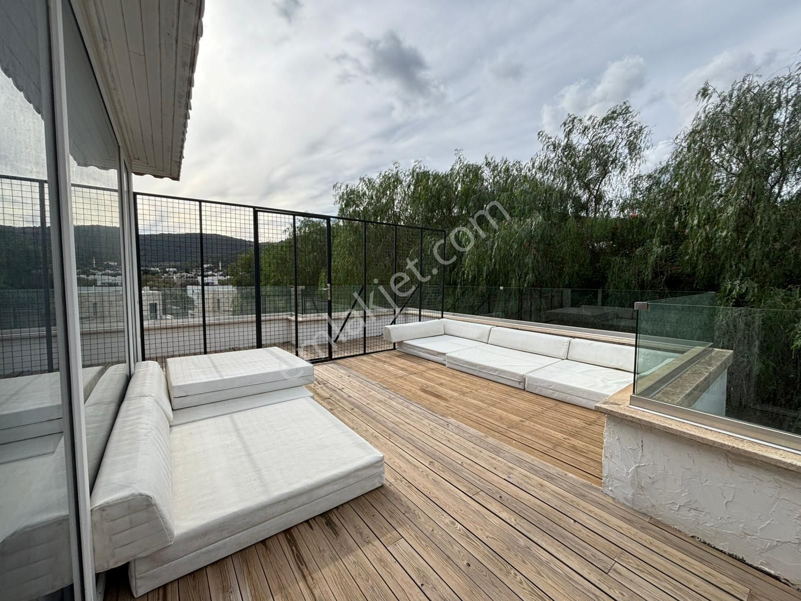 Torba'da Lüks Denize Yakın Müştemilatlı Havuzlu Bahçeli Villa - Görsel 35