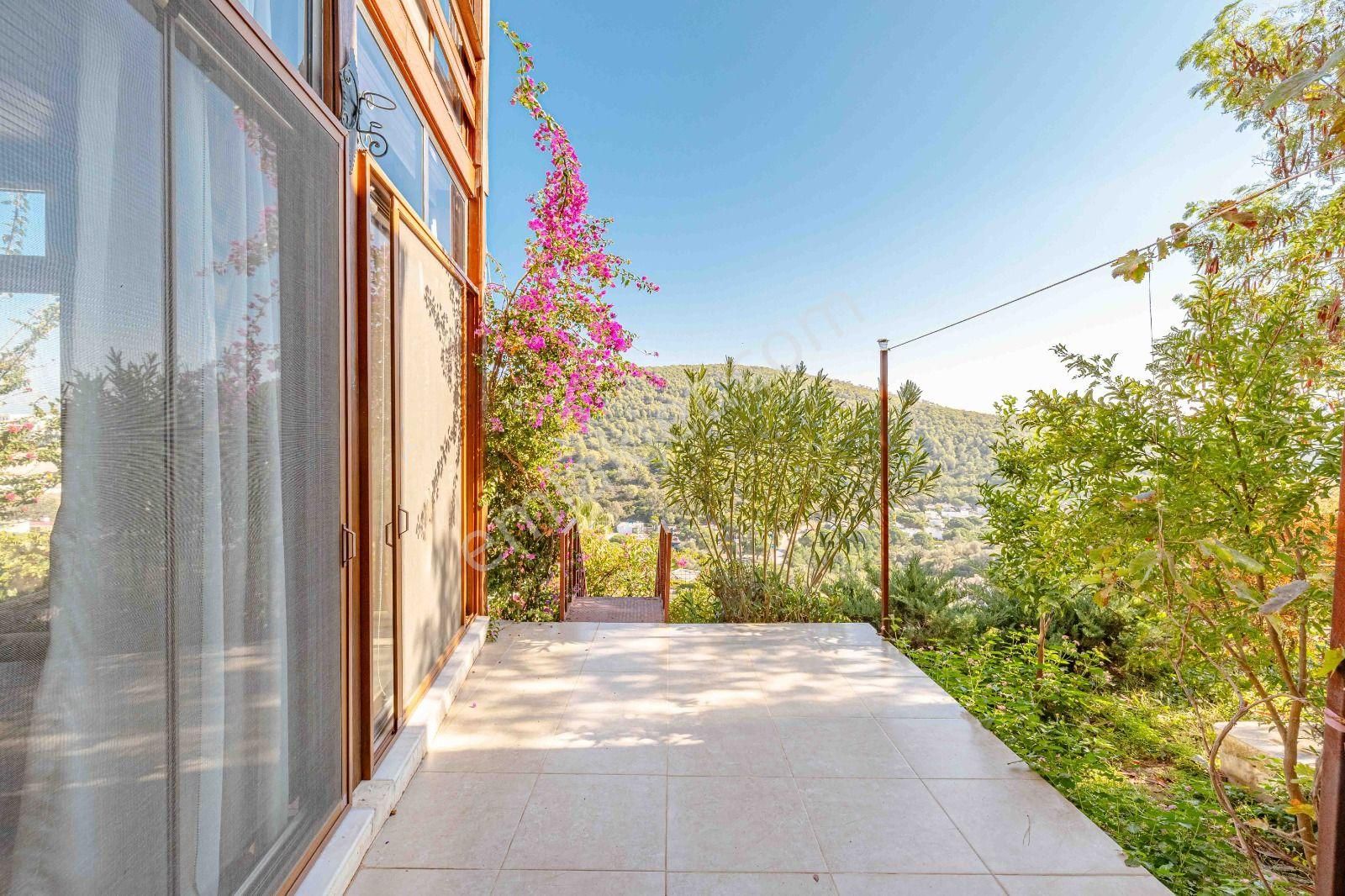 Bodrum Adabükü Çamlık Sitesi'nde Doğa Manzaralı Dubleks - Görsel 8
