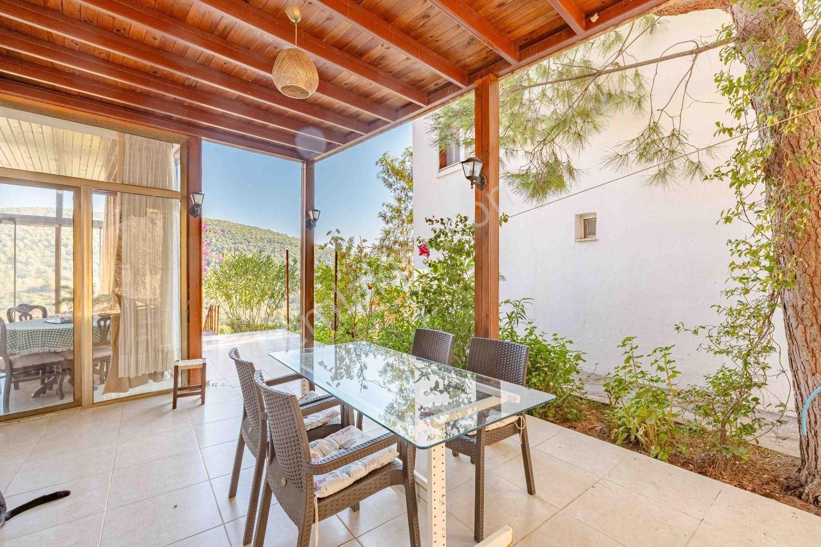 Bodrum Adabükü Çamlık Sitesi'nde Doğa Manzaralı Dubleks - Görsel 12