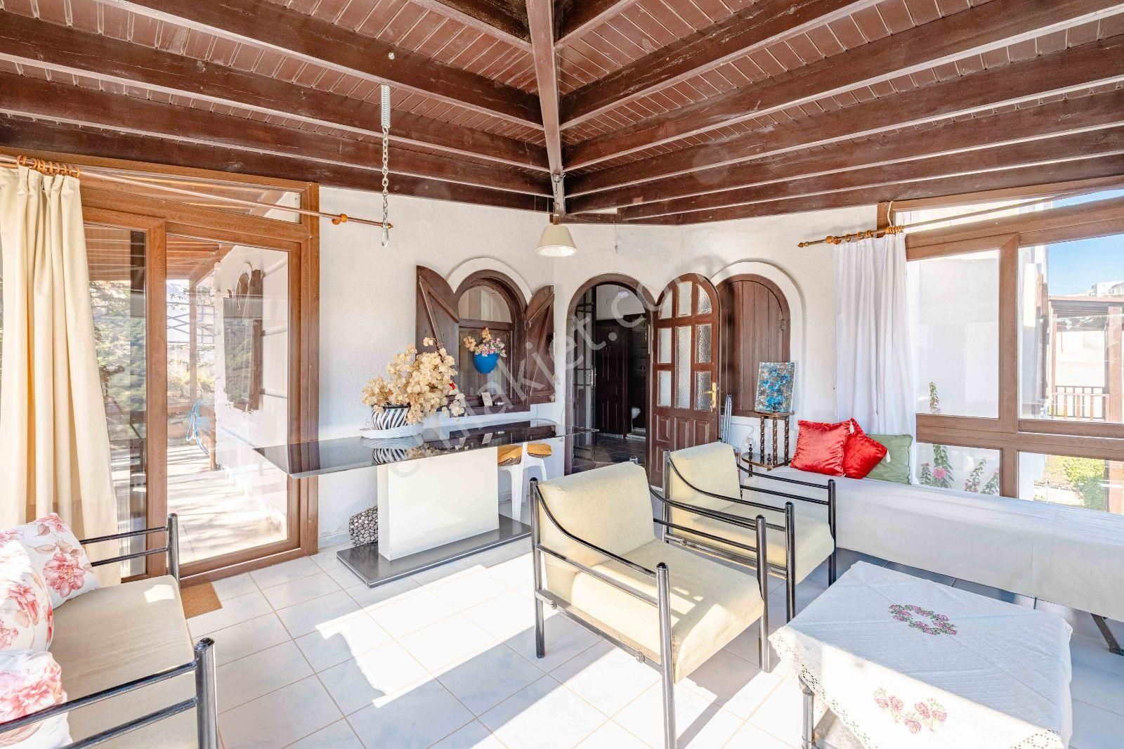Bodrum Adabükü Çamlık Sitesi'nde Doğa Manzaralı Dubleks - Görsel 25