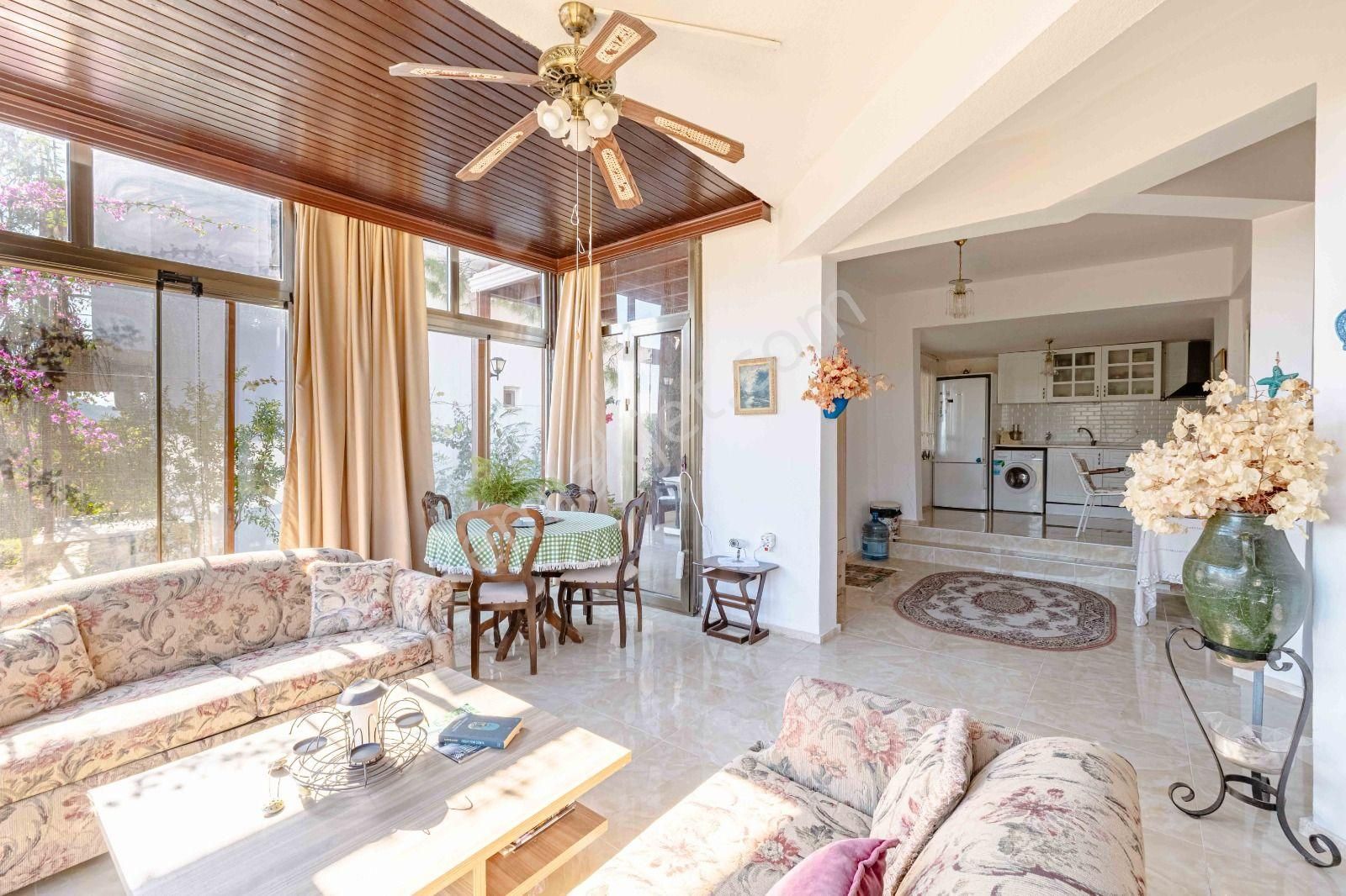 Bodrum Adabükü Çamlık Sitesi'nde Doğa Manzaralı Dubleks - Görsel 18