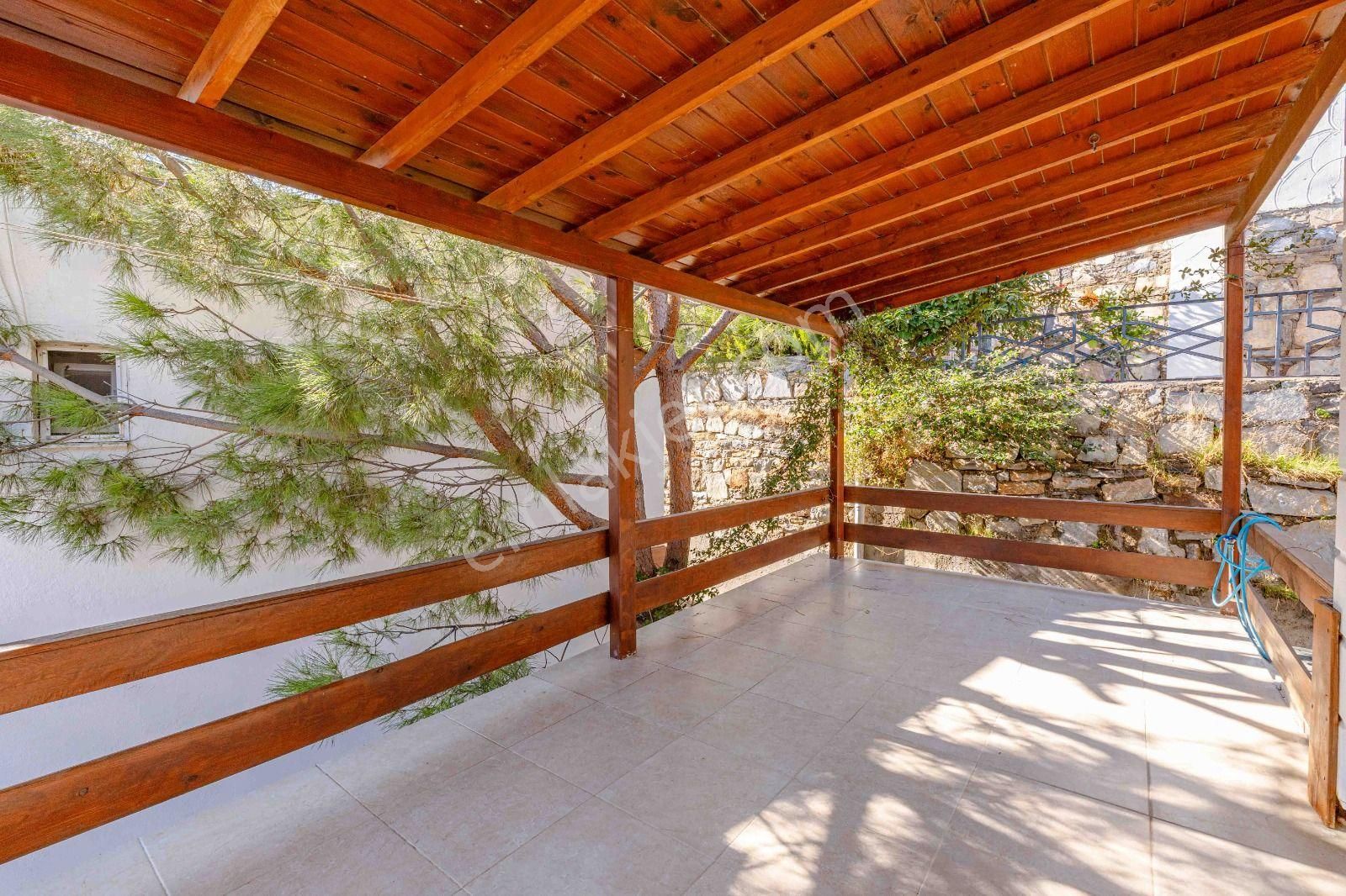 Bodrum Adabükü Çamlık Sitesi'nde Doğa Manzaralı Dubleks - Görsel 10