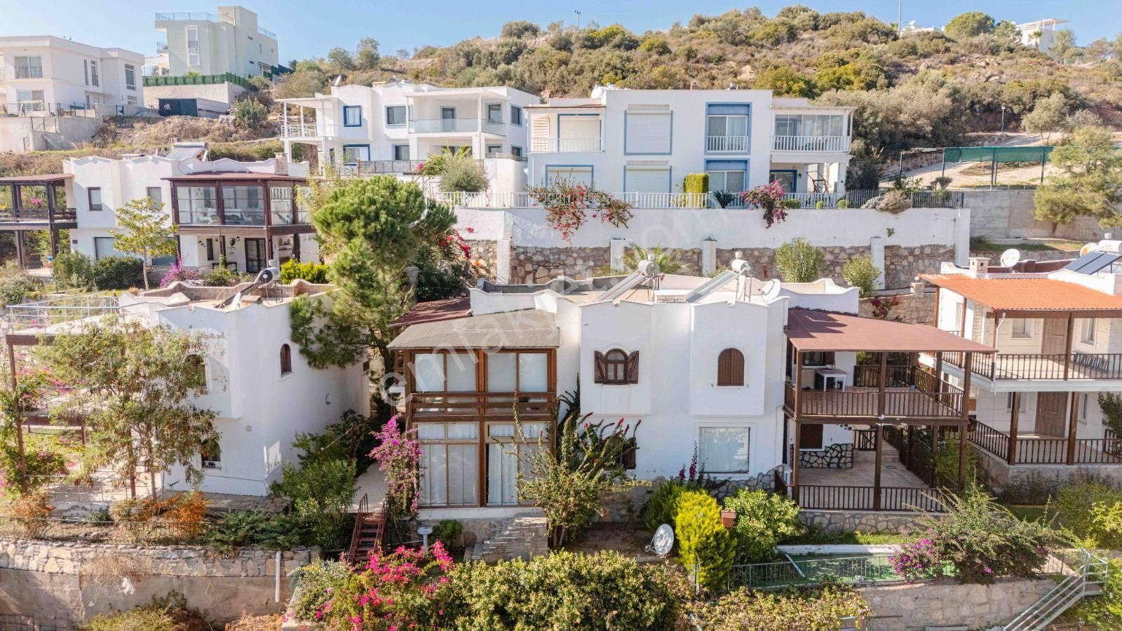 Bodrum Adabükü Çamlık Sitesi'nde Doğa Manzaralı Dubleks - Görsel 4