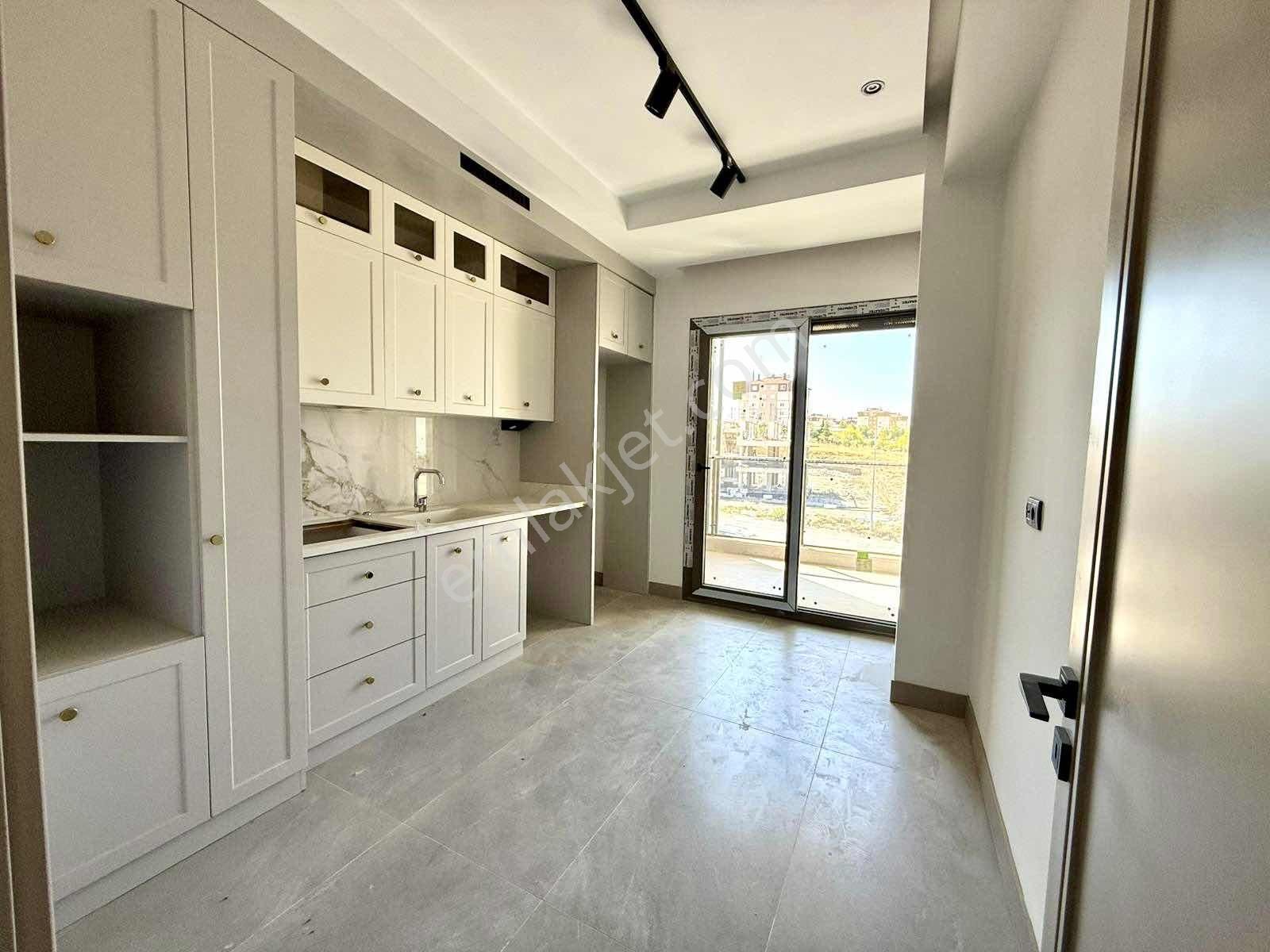 Net Premium Dan Satılık 2+1 Dairekarahasanlı Yenışafak Mevki