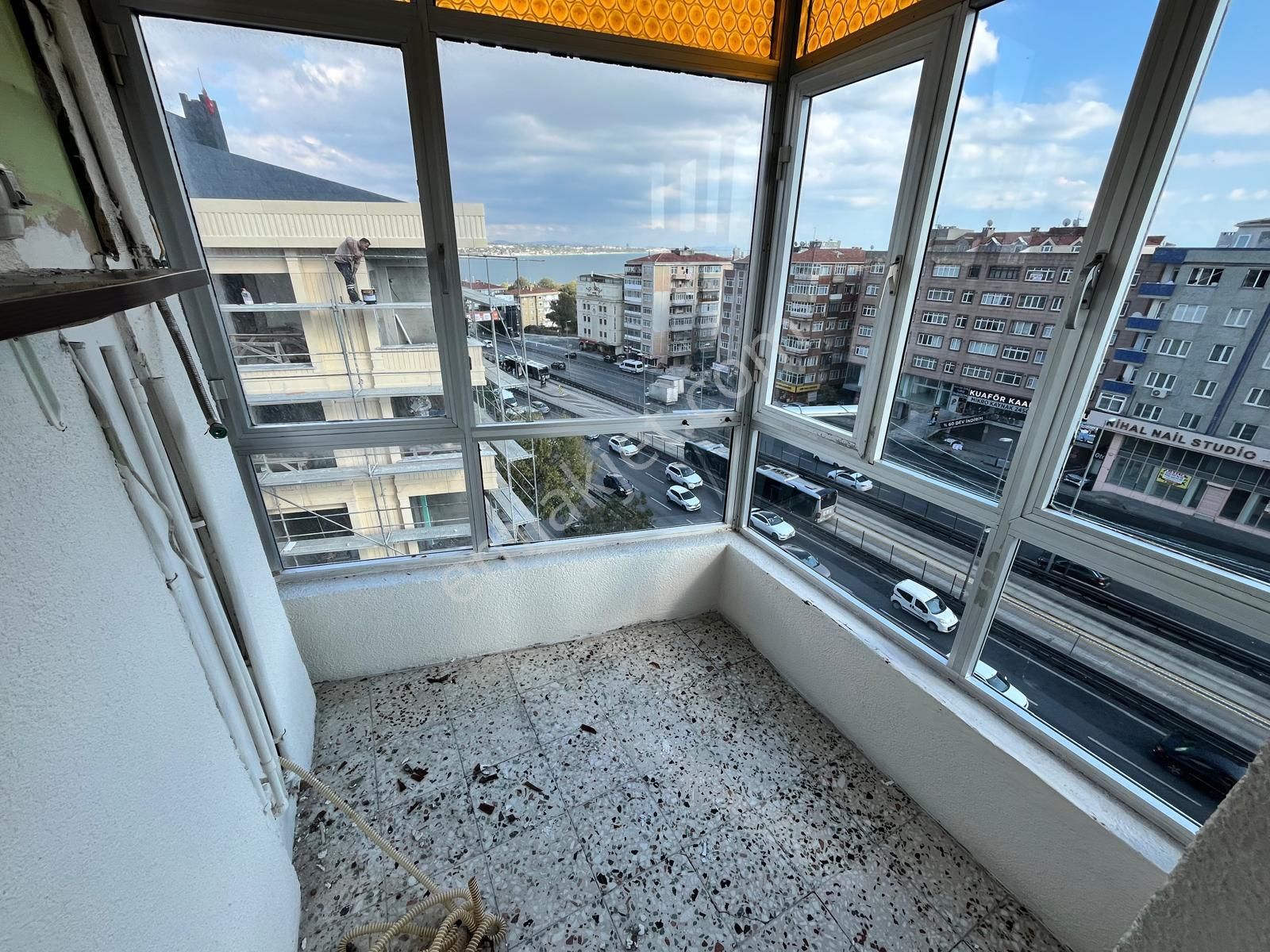 Avcılar Gümüşpala'da E-5 Üzerinde Deniz Manzaralı Asansörlü 2+1 7.kat 75 M2 Yatırımlık Satılı Daire - Görsel 4