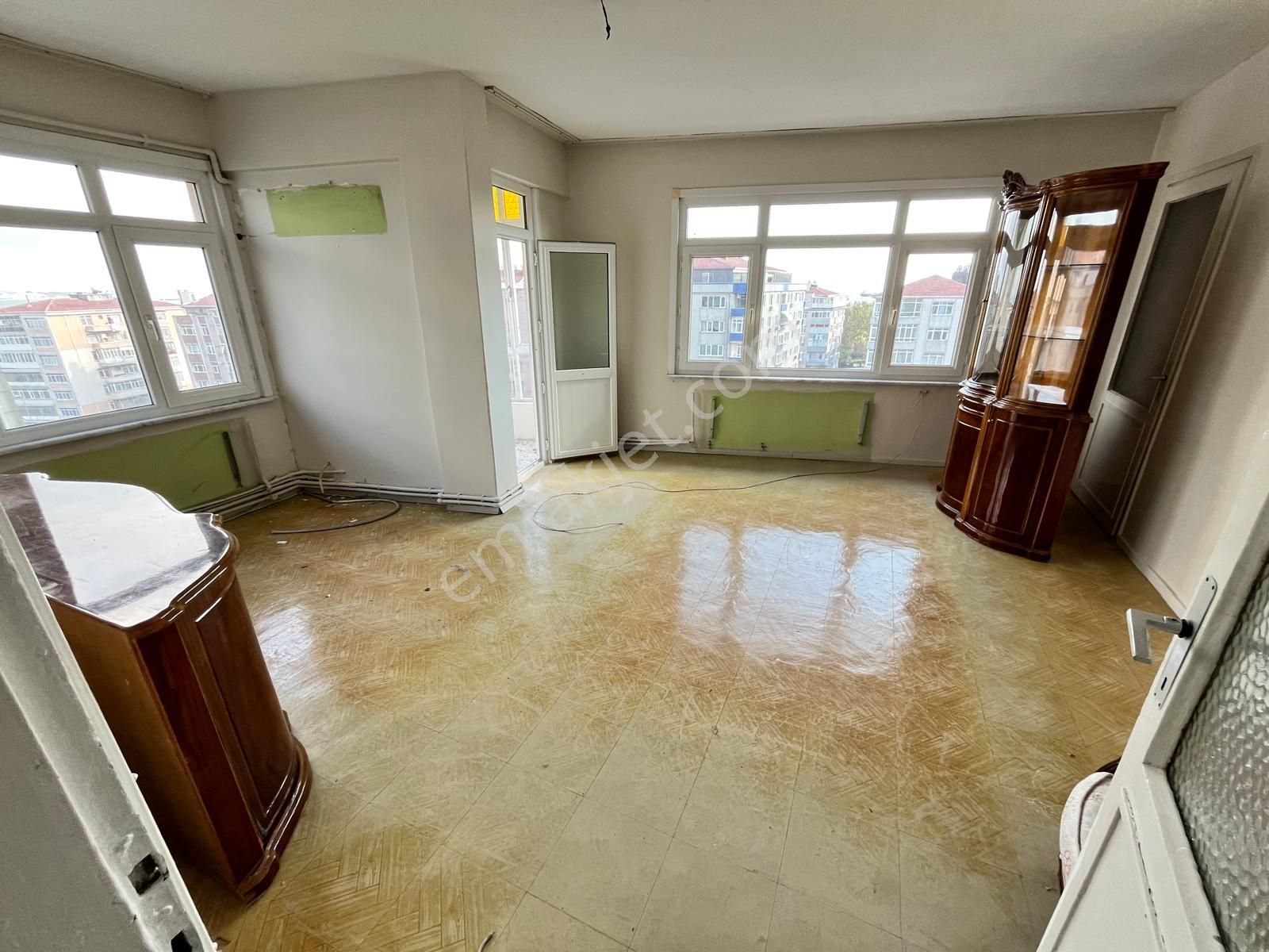 Avcılar Gümüşpala'da E-5 Üzerinde Deniz Manzaralı Asansörlü 2+1 7.kat 75 M2 Yatırımlık Satılı Daire - Görsel 9