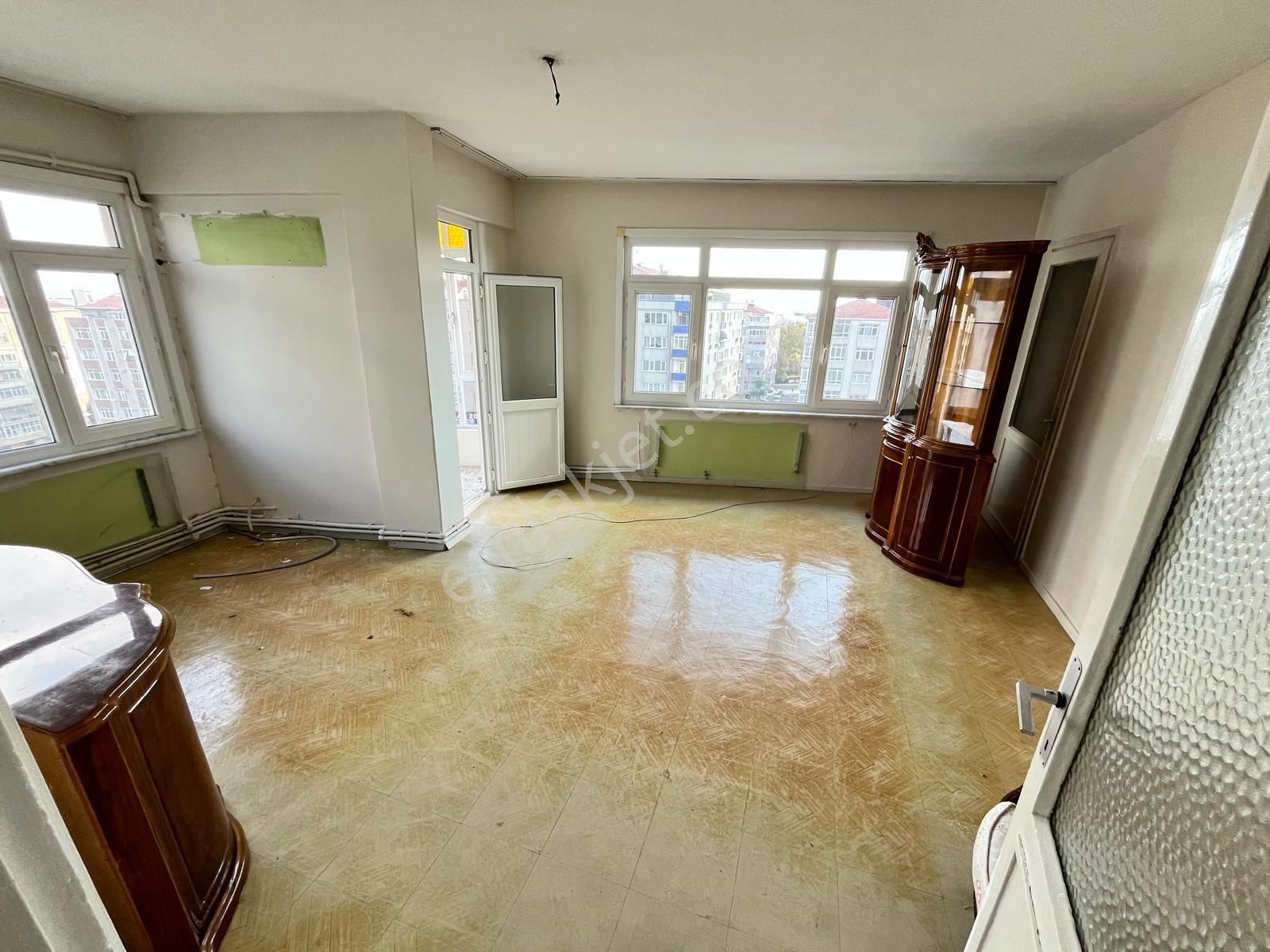 Avcılar Gümüşpala'da E-5 Üzerinde Deniz Manzaralı Asansörlü 2+1 7.kat 75 M2 Yatırımlık Satılı Daire - Görsel 15