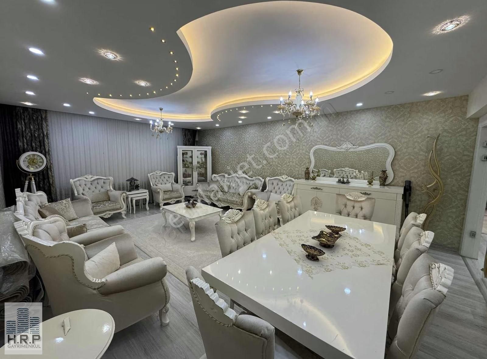 Karataş Merkez'de Satılık Bakımlı Ve Geniş 3+1 - Görsel 9