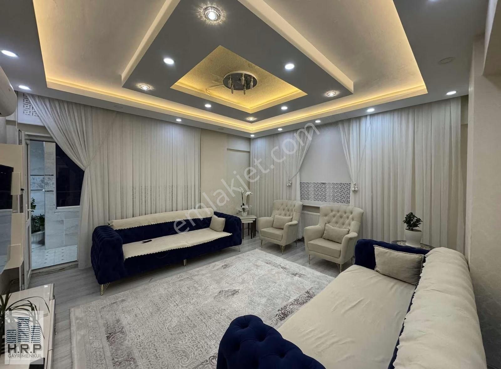 Karataş Merkez'de Satılık Bakımlı Ve Geniş 3+1 - Görsel 2