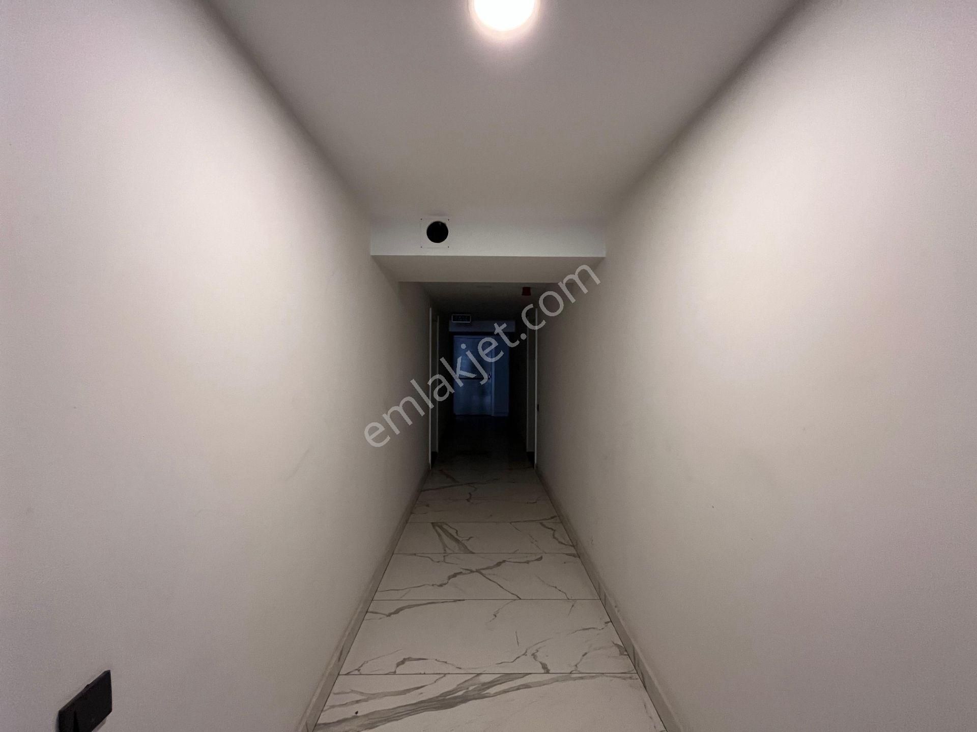 Çiğli Balatçıkta Havuzlu Site İçinde Modern 1+1 Satılık Daire - Görsel 15