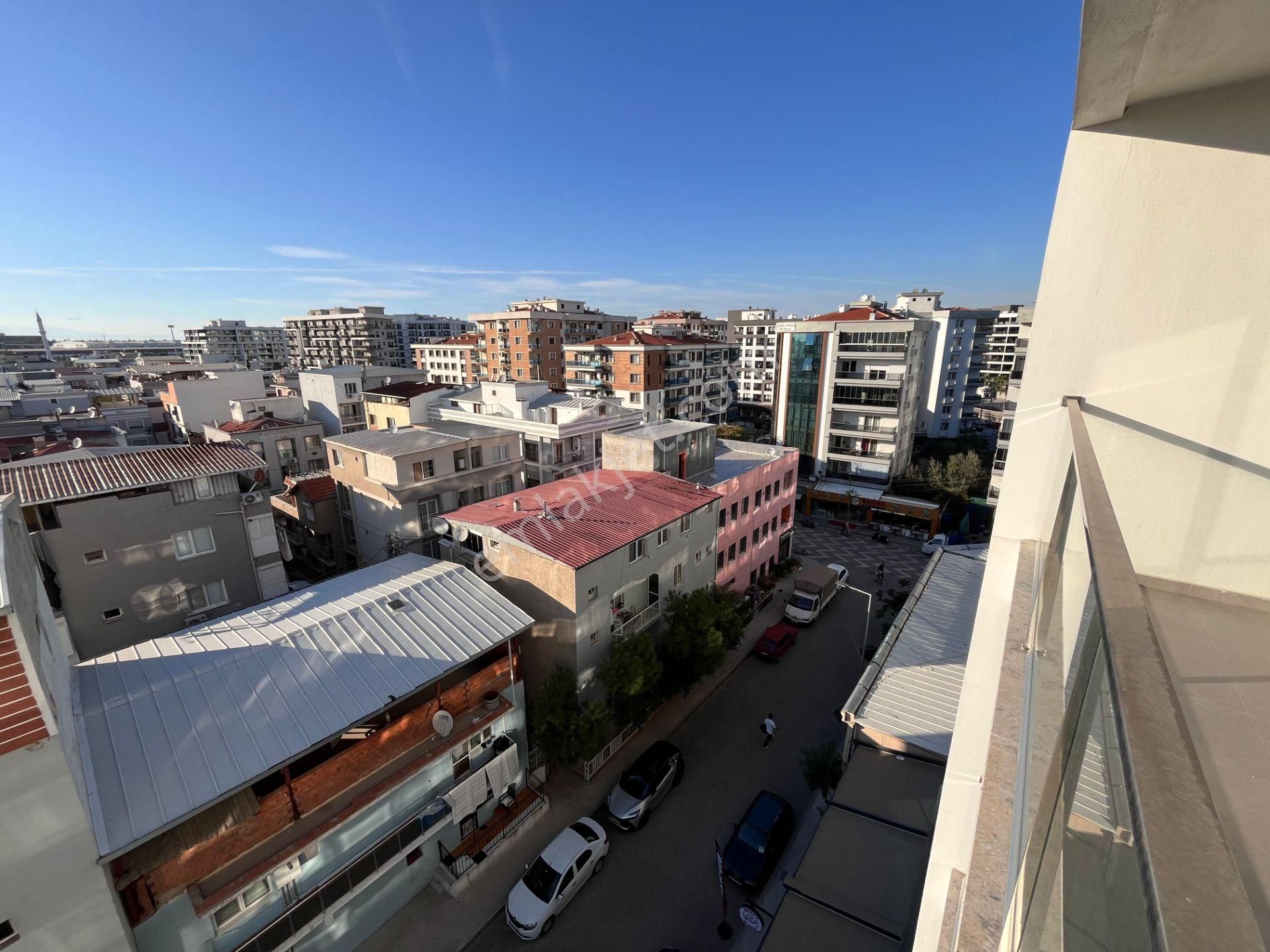 Çiğli Balatçıkta Havuzlu Site İçinde Modern 1+1 Satılık Daire - Görsel 24