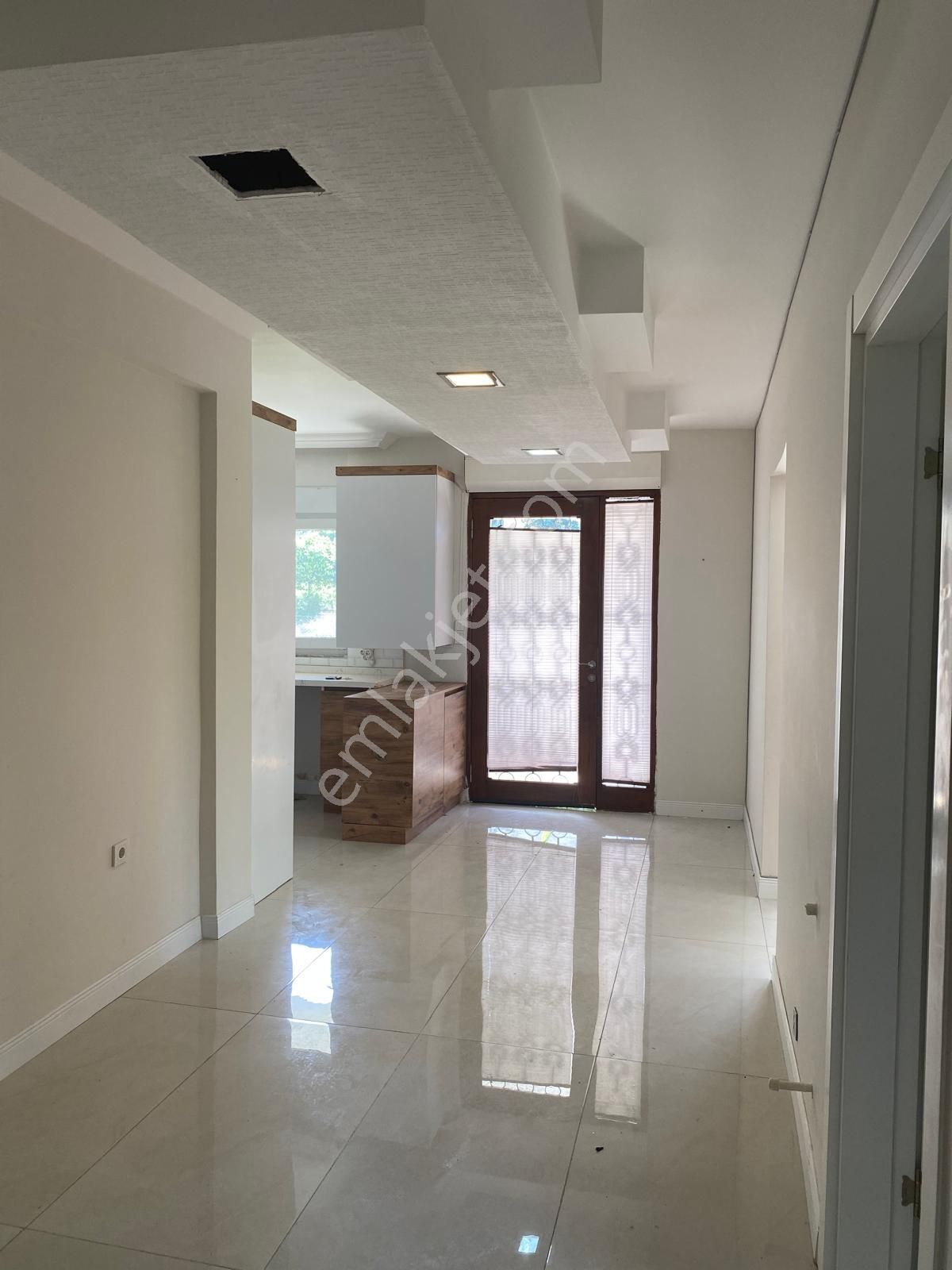 Fener 'de Laura Avm Medical Hospital Yakını Geniş Masrafsız 2+1 - Görsel 3