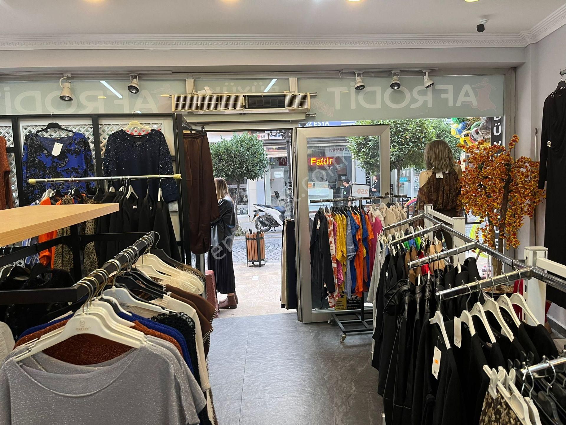 Hazır Kazanç Fırsatı ! Milas Ulusal Egemenlik Caddesi’nde Kadın Giyim Mağazası Devren Kiralık - Görsel 4