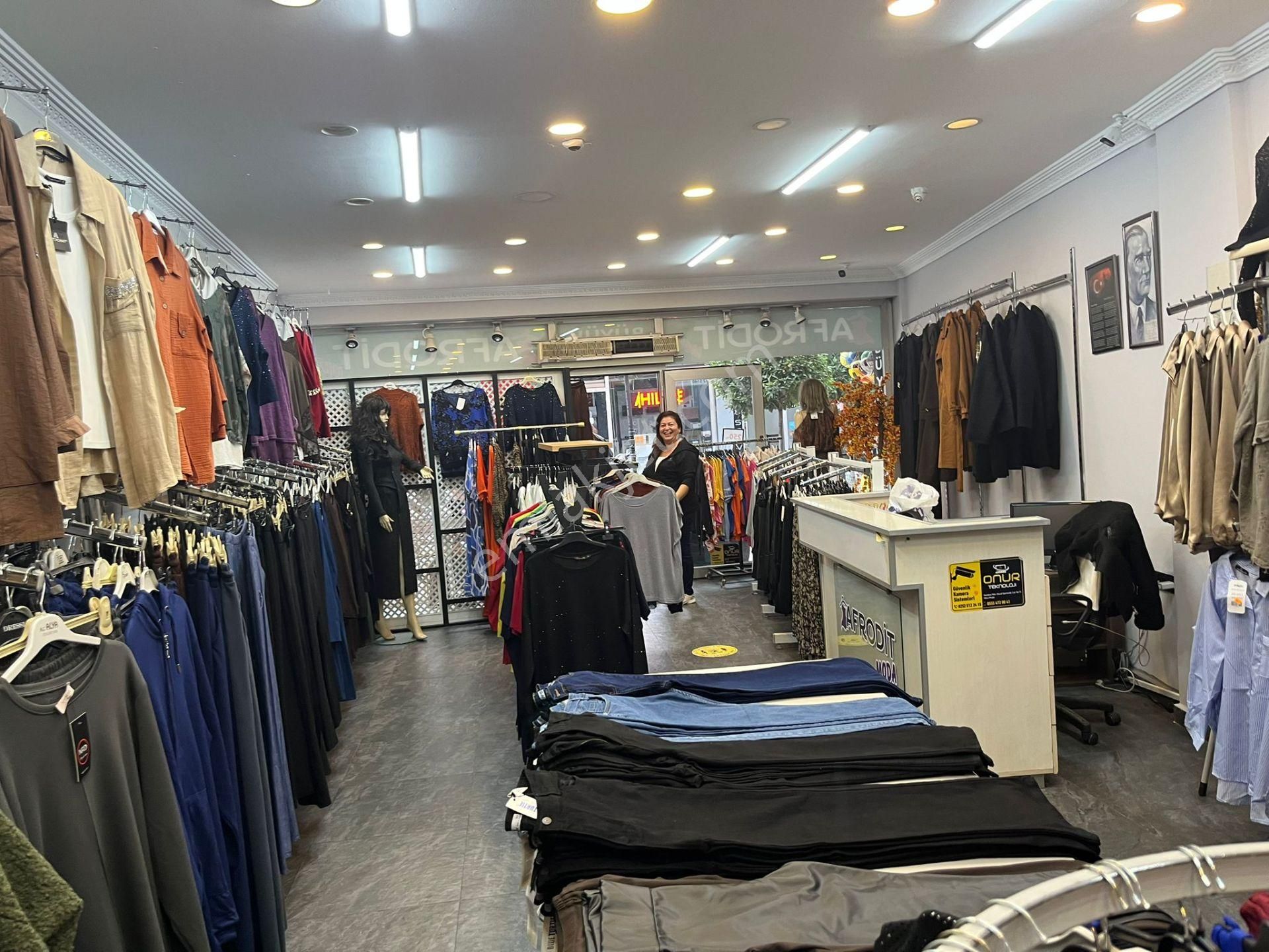 Hazır Kazanç Fırsatı ! Milas Ulusal Egemenlik Caddesi’nde Kadın Giyim Mağazası Devren Kiralık - Görsel 3