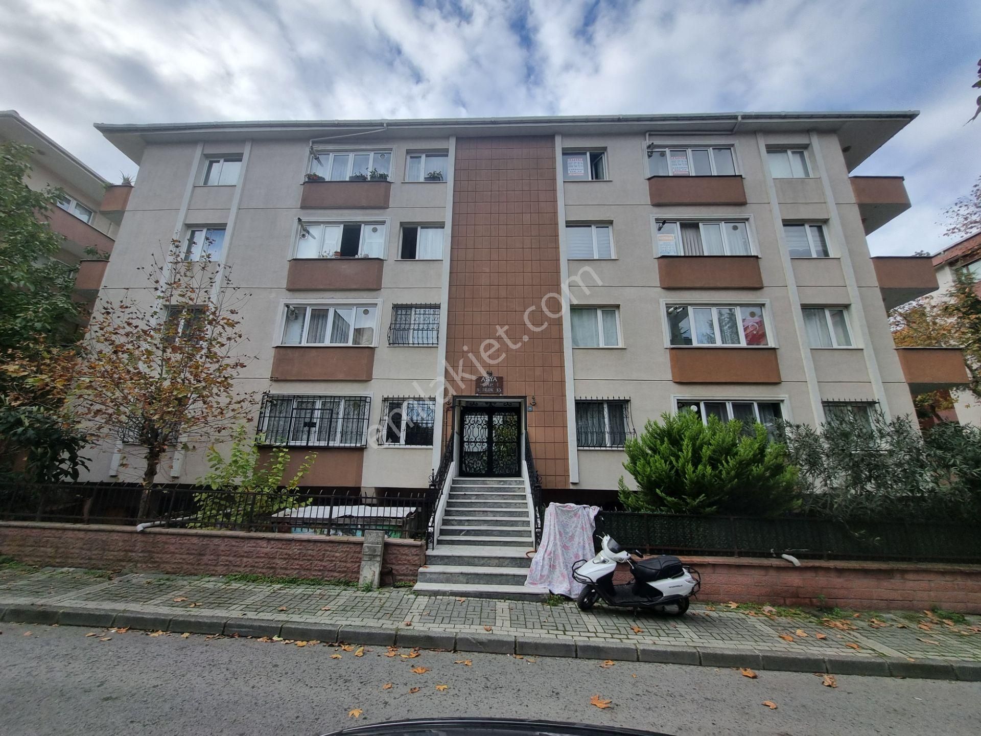 Ümraniye Madenler Mahallesinde Şahane Konum Satılık 3+1 Daire