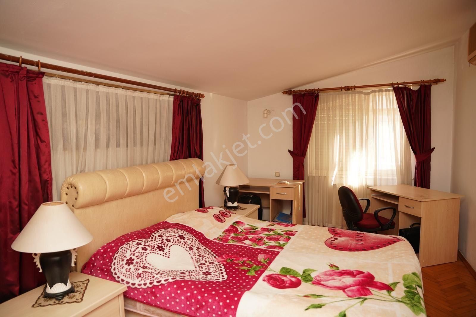 Konyaaltı Cadde Yakını Asansörlü Katta Dubleks - Görsel 12