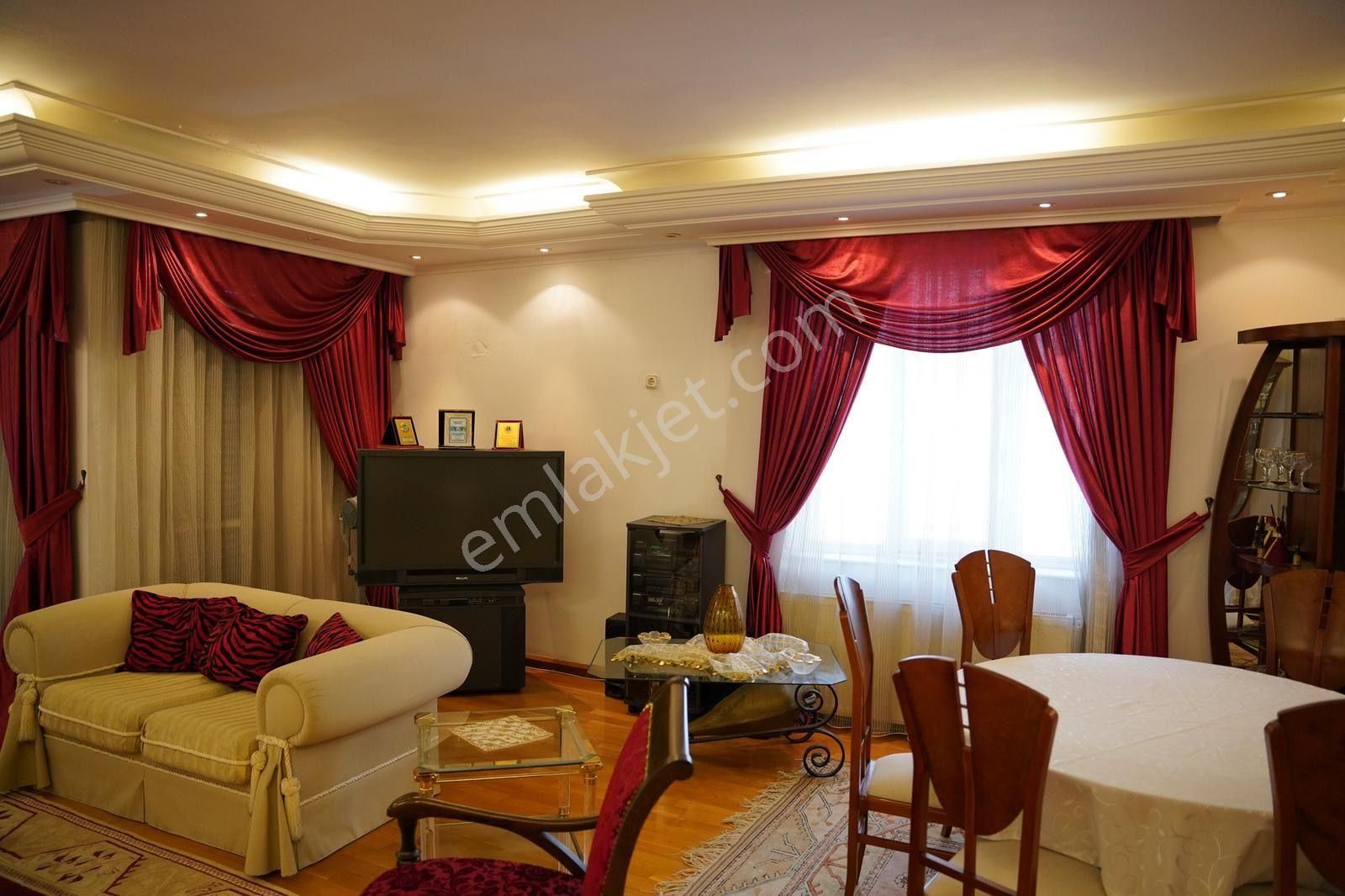 Konyaaltı Cadde Yakını Asansörlü Katta Dubleks - Görsel 3