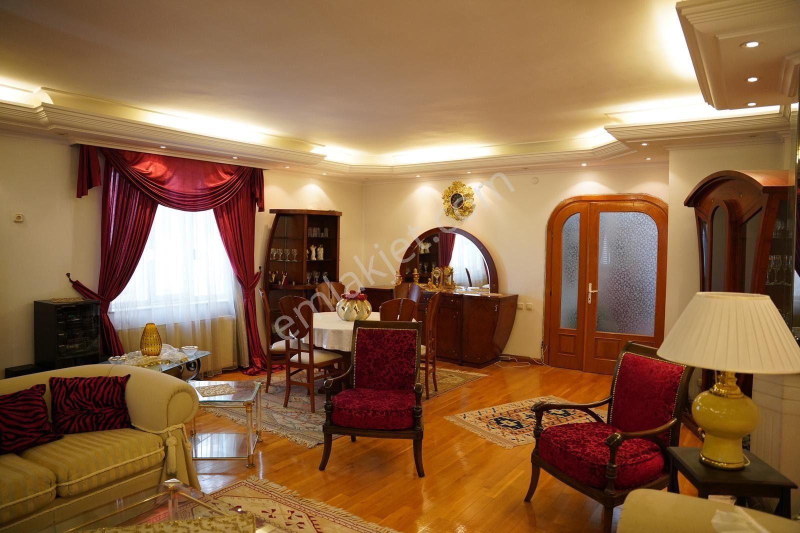 Konyaaltı Cadde Yakını Asansörlü Katta Dubleks - Görsel 2