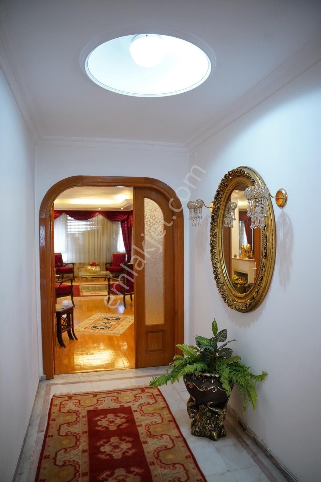 Konyaaltı Cadde Yakını Asansörlü Katta Dubleks - Görsel 4