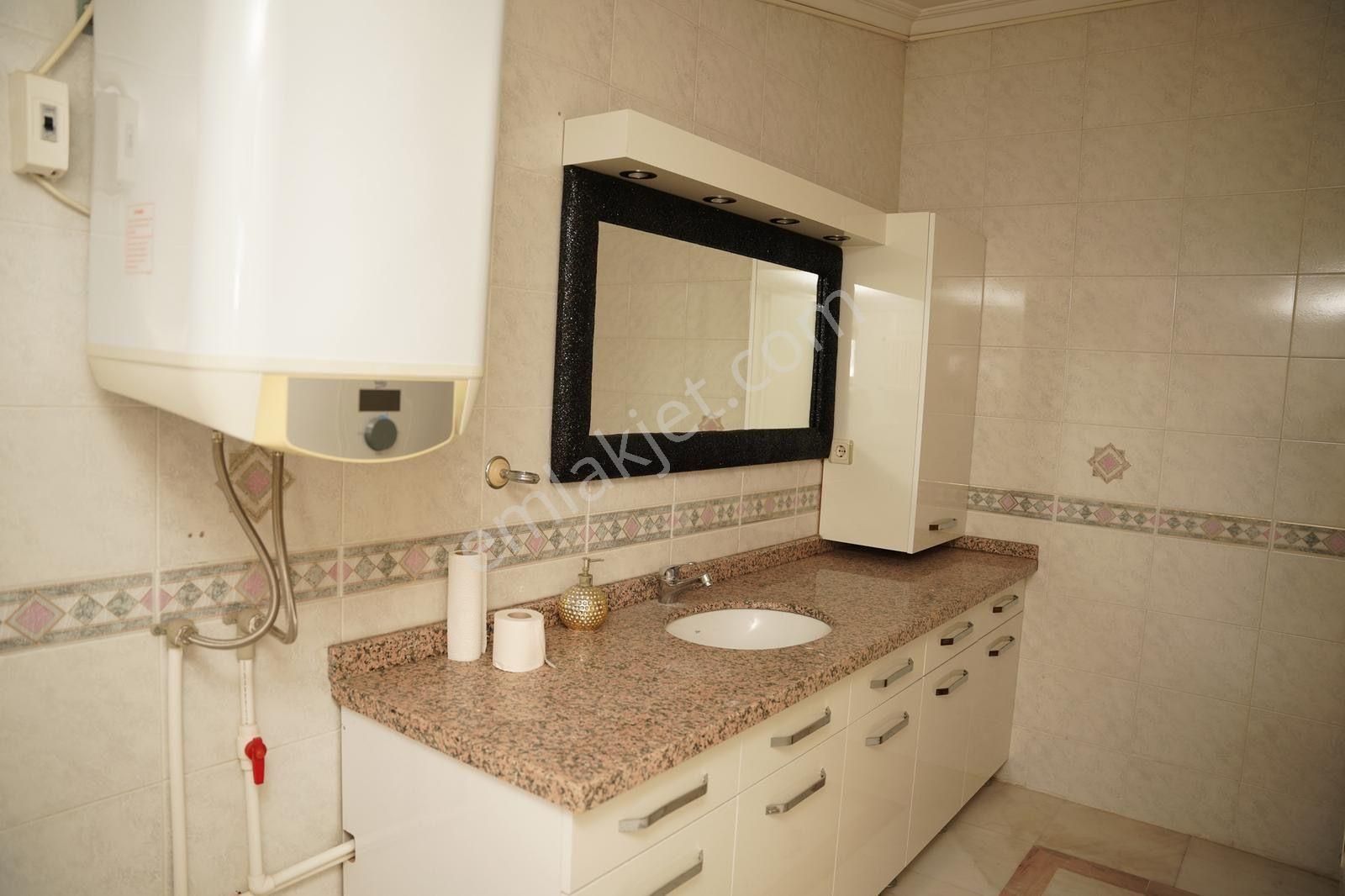 Konyaaltı Cadde Yakını Asansörlü Katta Dubleks - Görsel 18