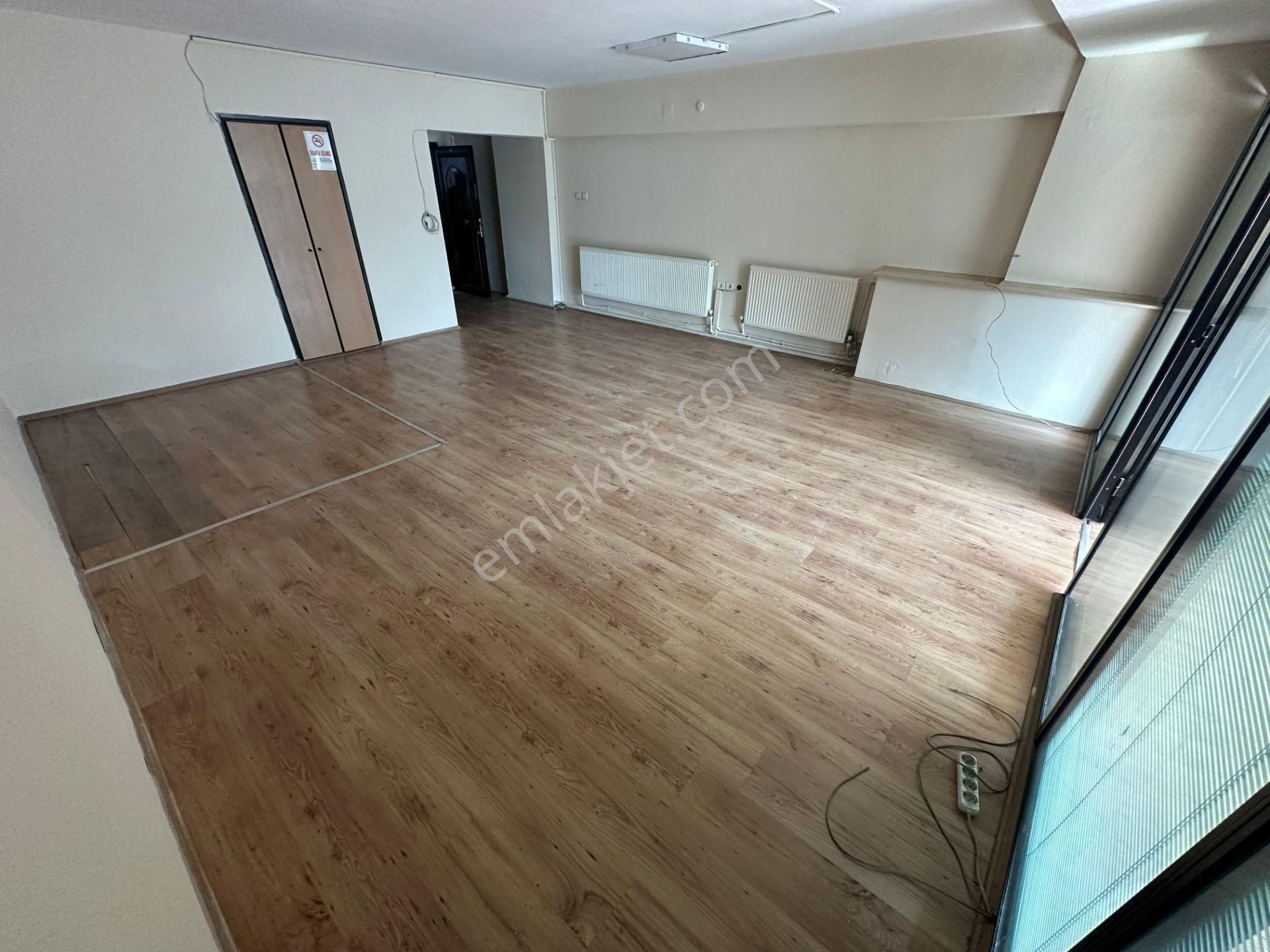 Adliye Yakını | Asansörlü, Otoparklı Geniş 1+1 Kiralık Ofis - Görsel 4