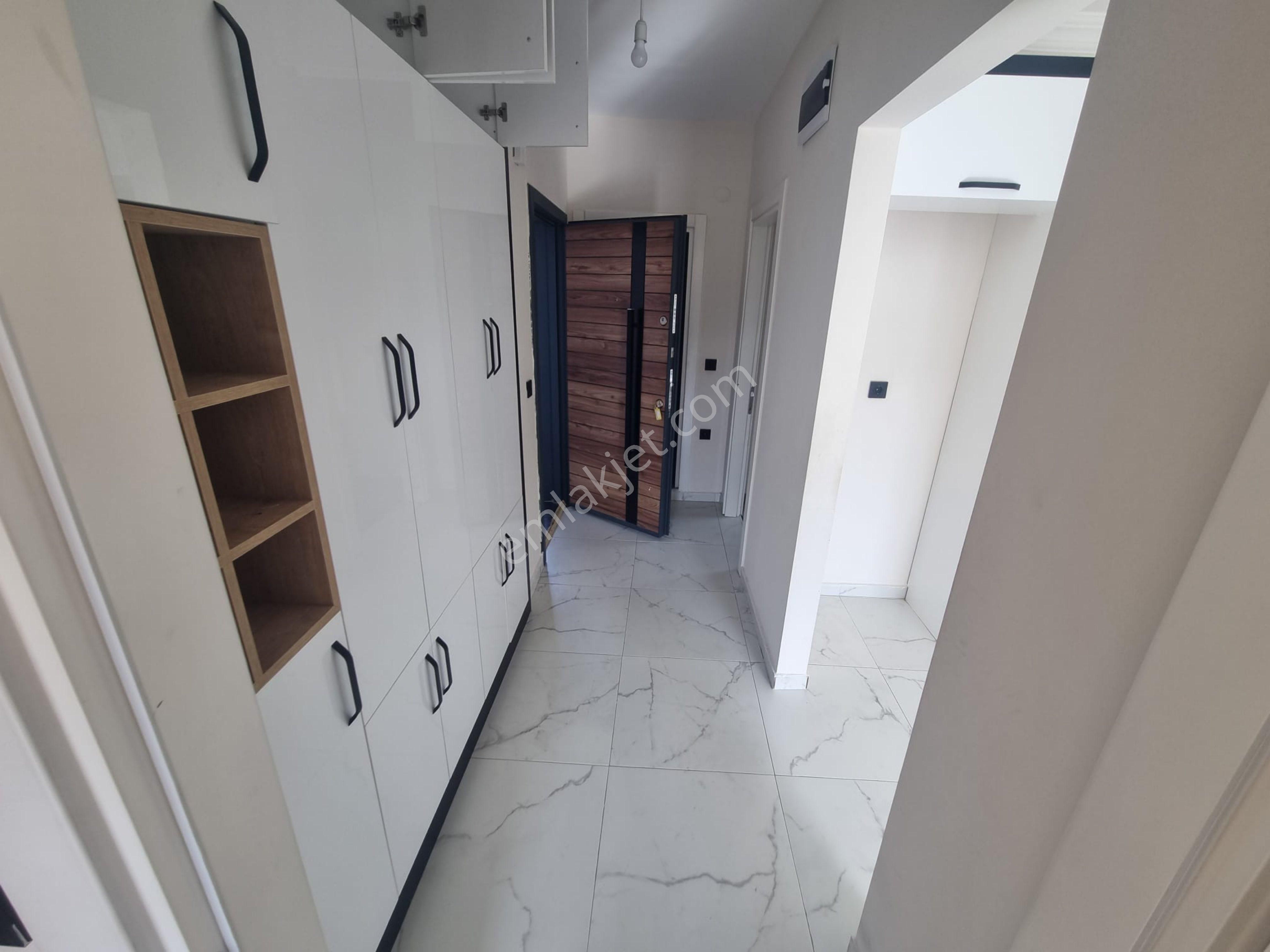 Zirve Gayrimenkul'den Havuzlu Sitede Bahçe Katı 2+1 Daire - Görsel 6