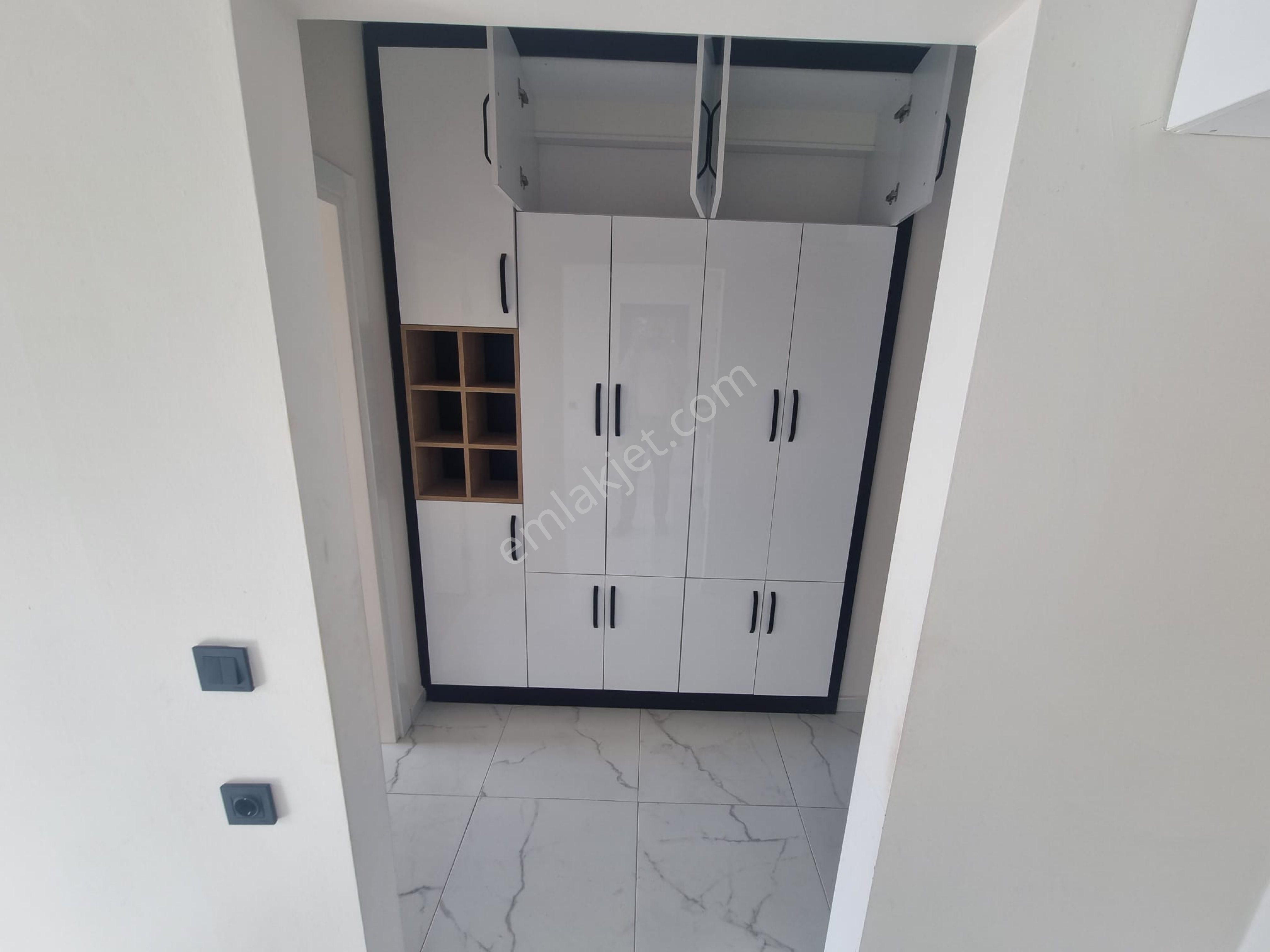 Zirve Gayrimenkul'den Havuzlu Sitede Bahçe Katı 2+1 Daire - Görsel 7