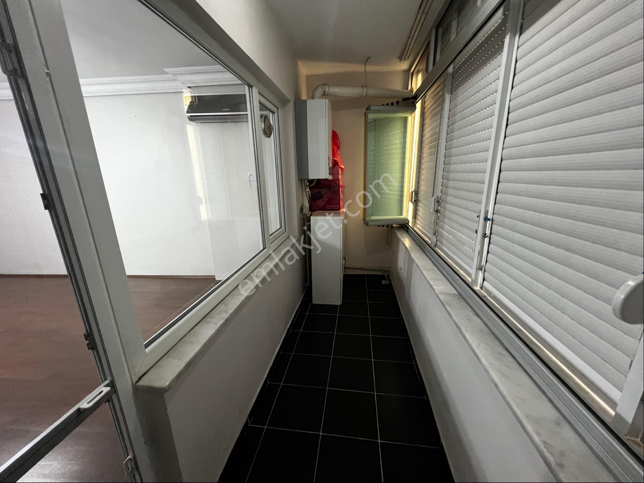 Naz Emlaktan Nuhkuyusu Caddesine Yakın Bakımlı Masrafsız 2+1 Satılık Daire - Görsel 8