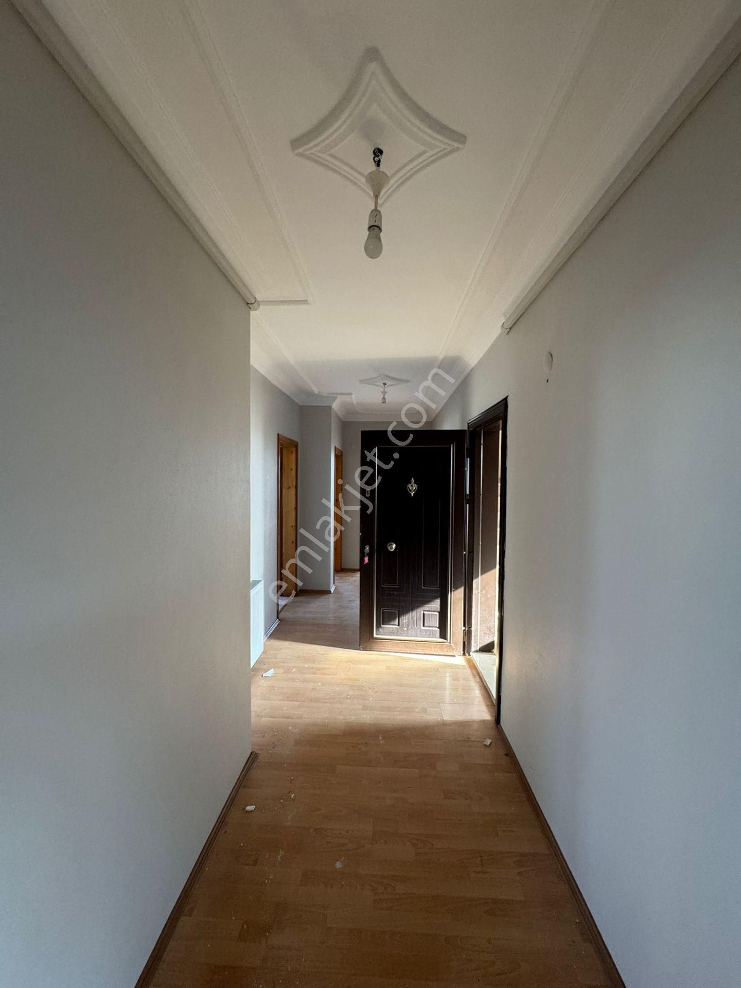 Trabzon'da Kiralık 3+1 Daire - Görsel 17