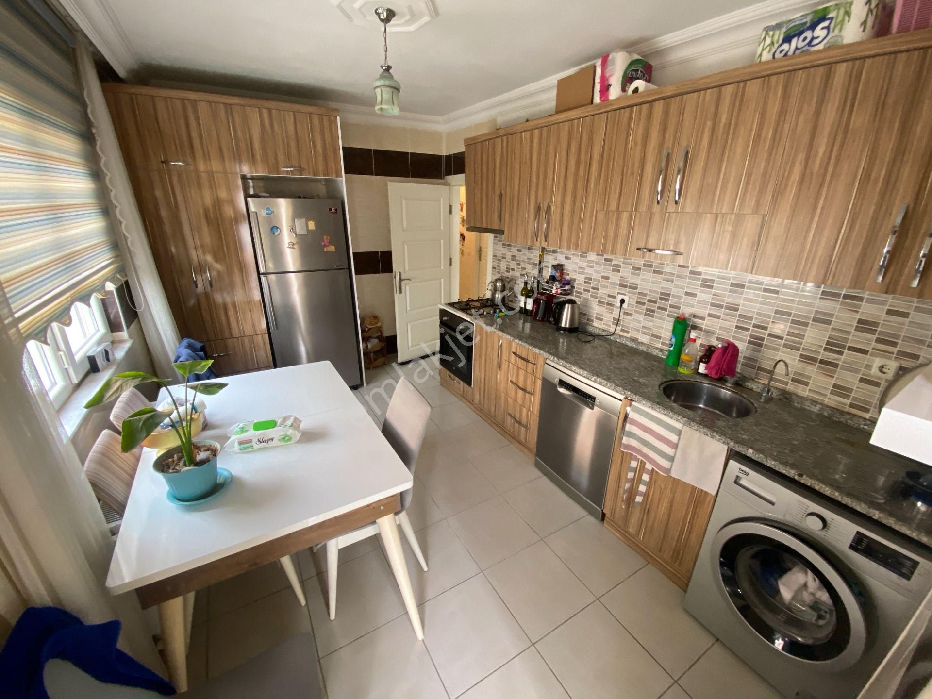 Mevlana Çorbacısı Arkası İçi Bakımlı Temiz 2+1