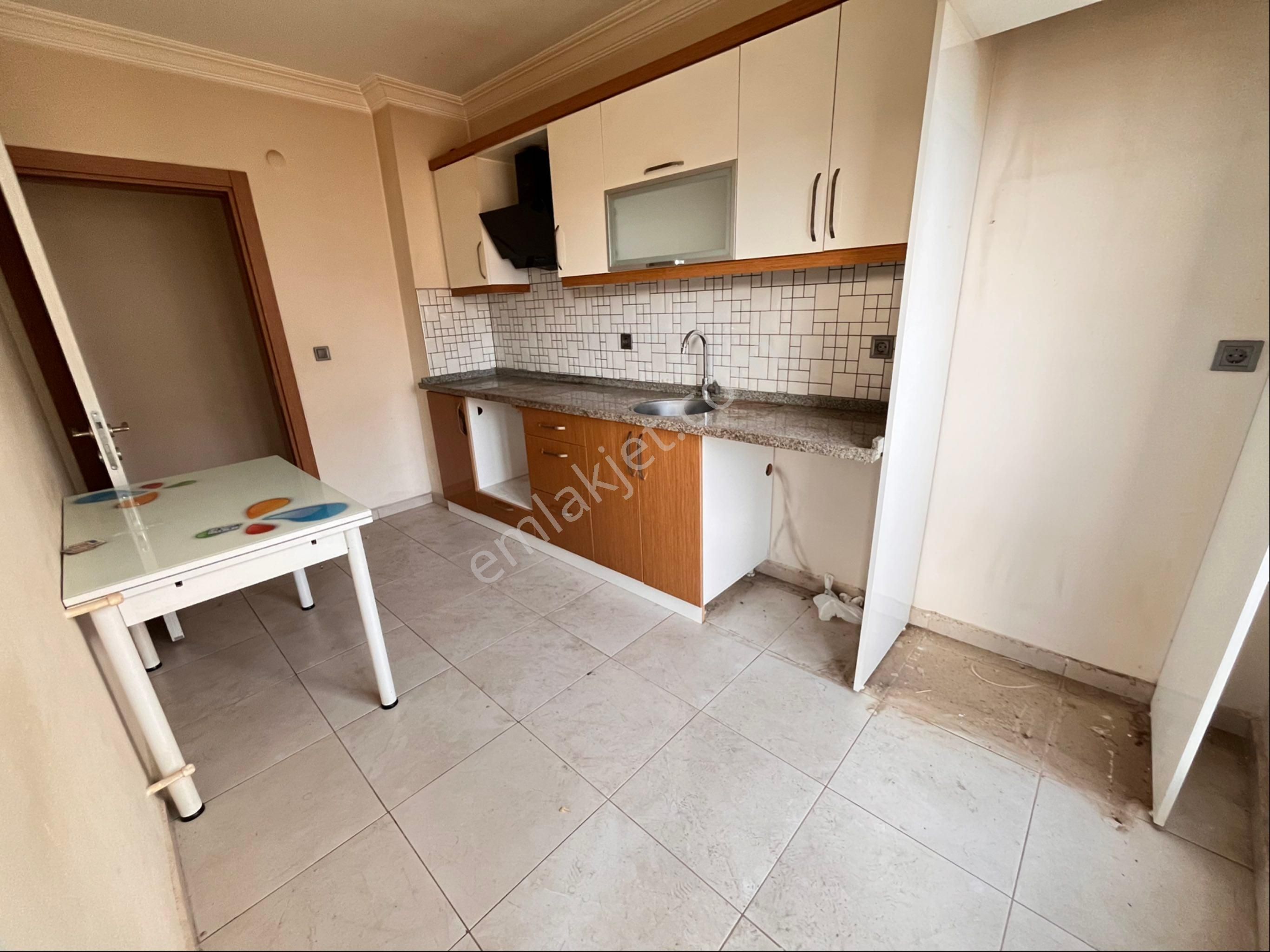 Bozyaka Kapalı Pazaryeri Yakınında 2+1 90m2 Arakat Asansörlü Otoparklı Bina - Görsel 15