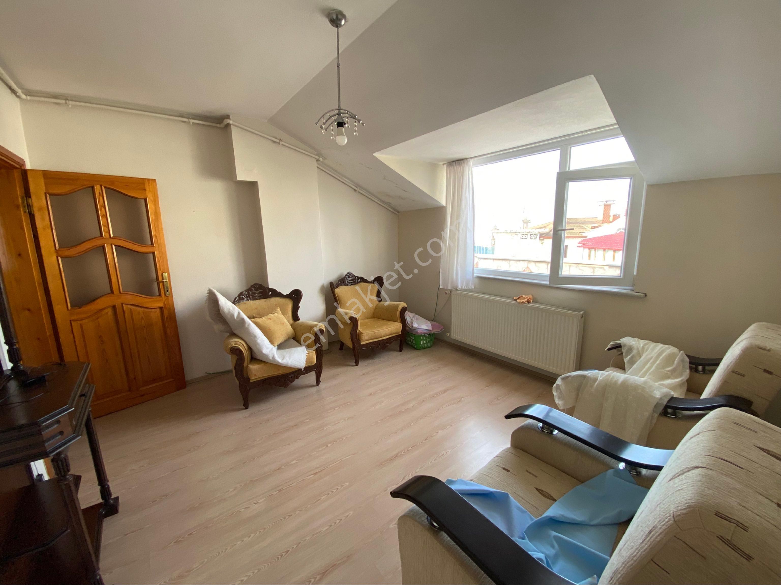 Yalı Gayrimenkulden Kalkınma Mahallesi Kiralk 2+1 Eşyalı Çatı Katı